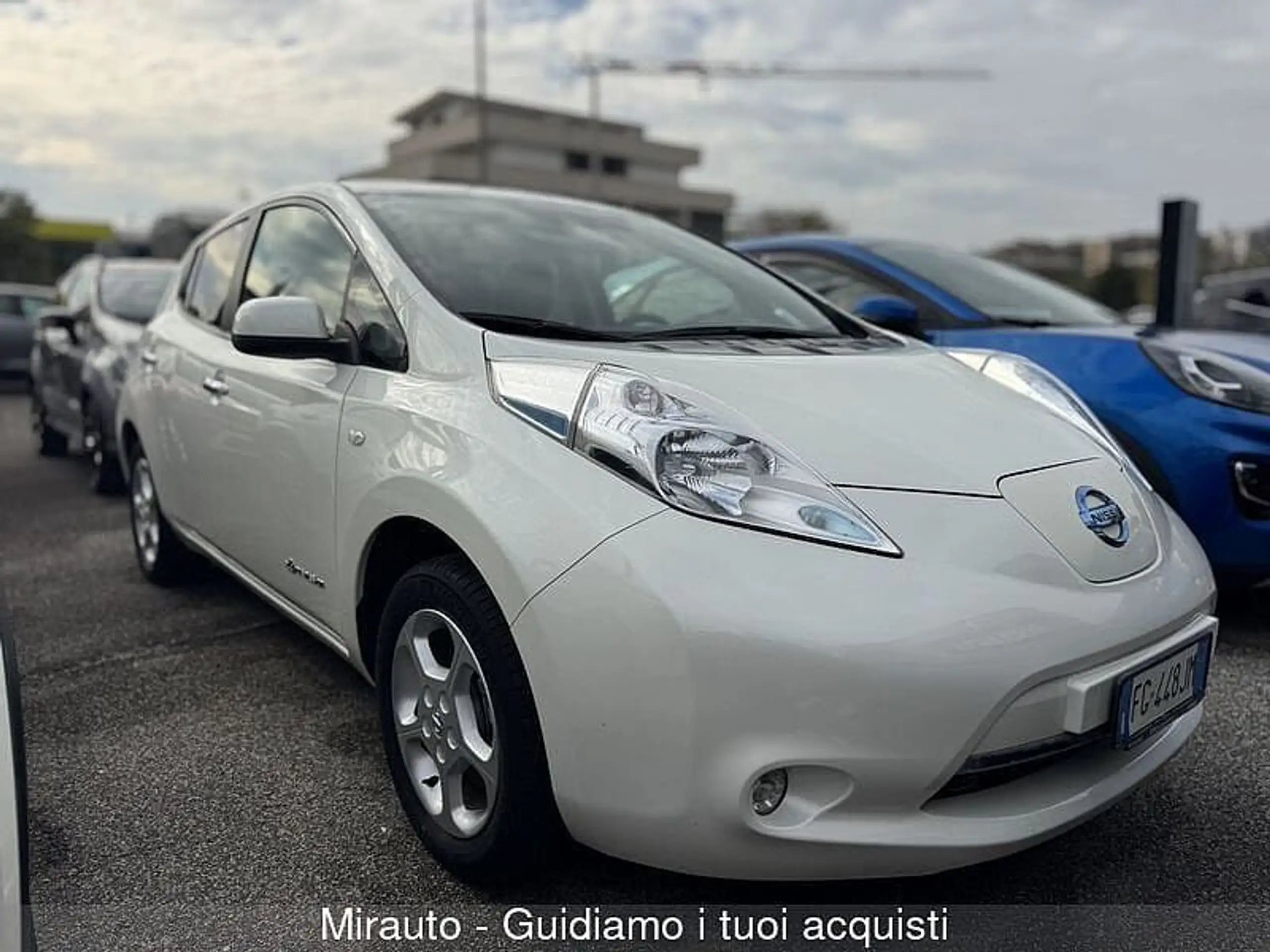 Nissan - Leaf