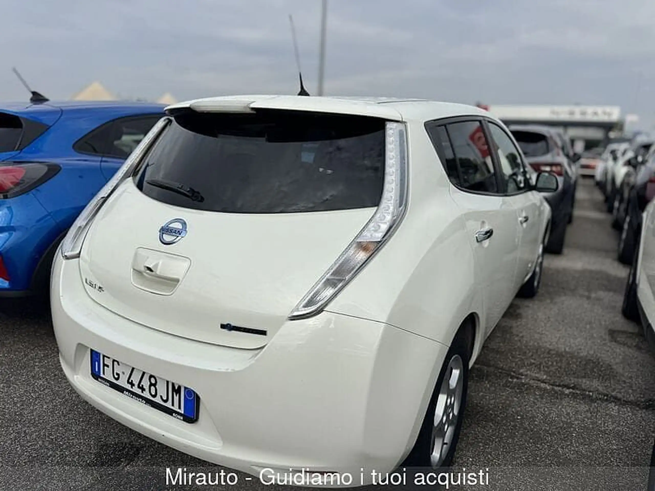 Nissan - Leaf