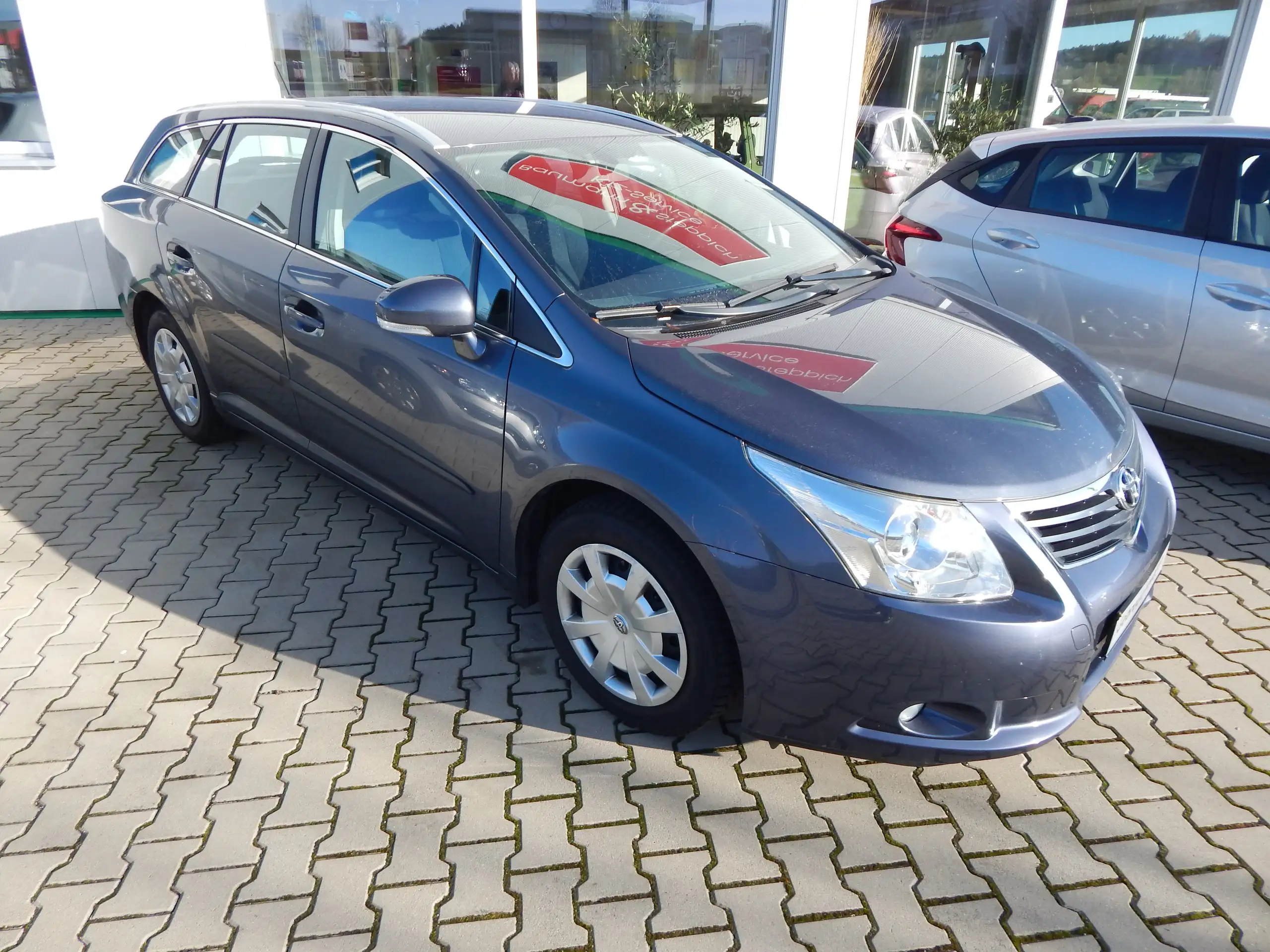 Toyota - Avensis