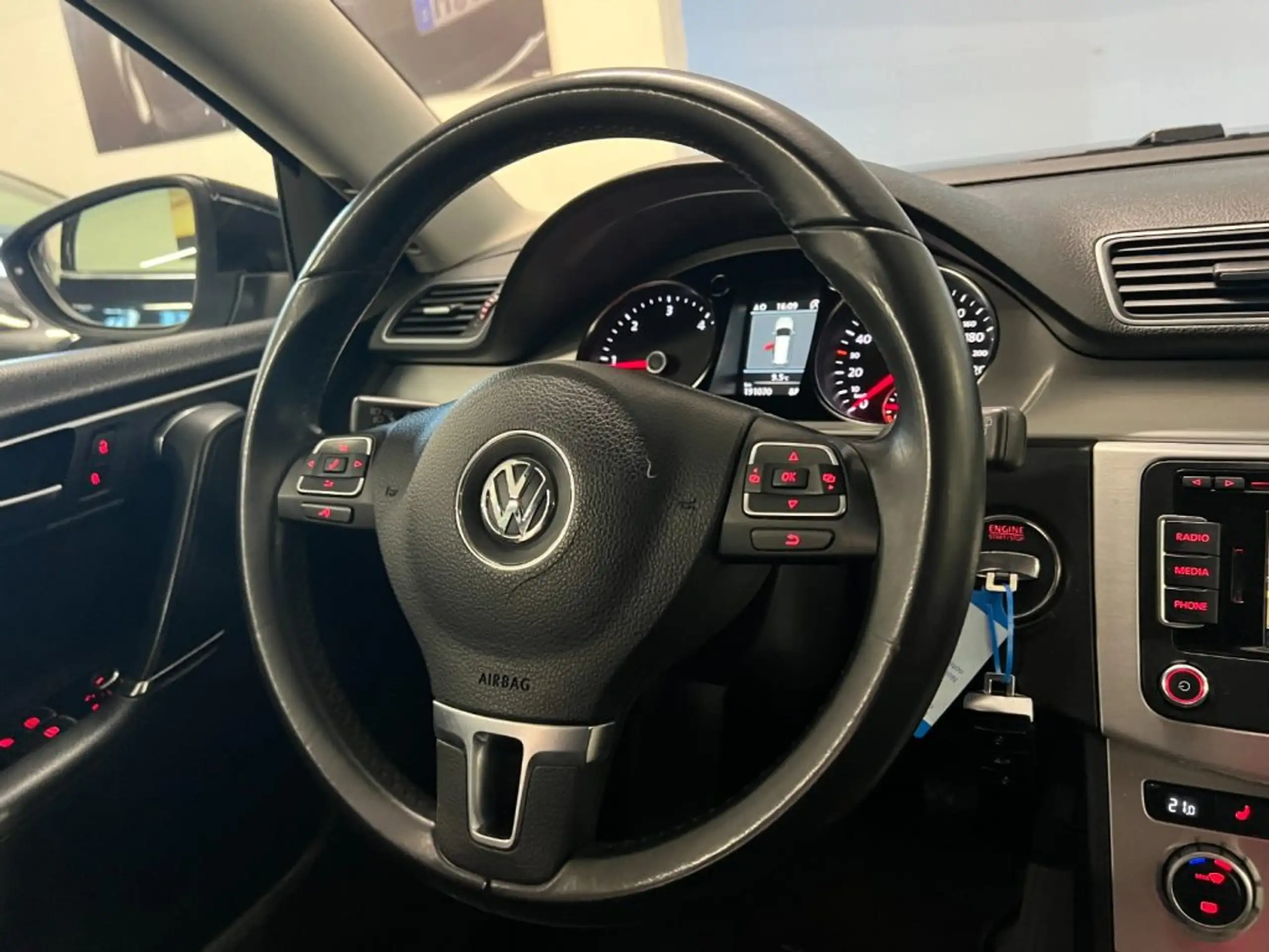 Volkswagen - Passat