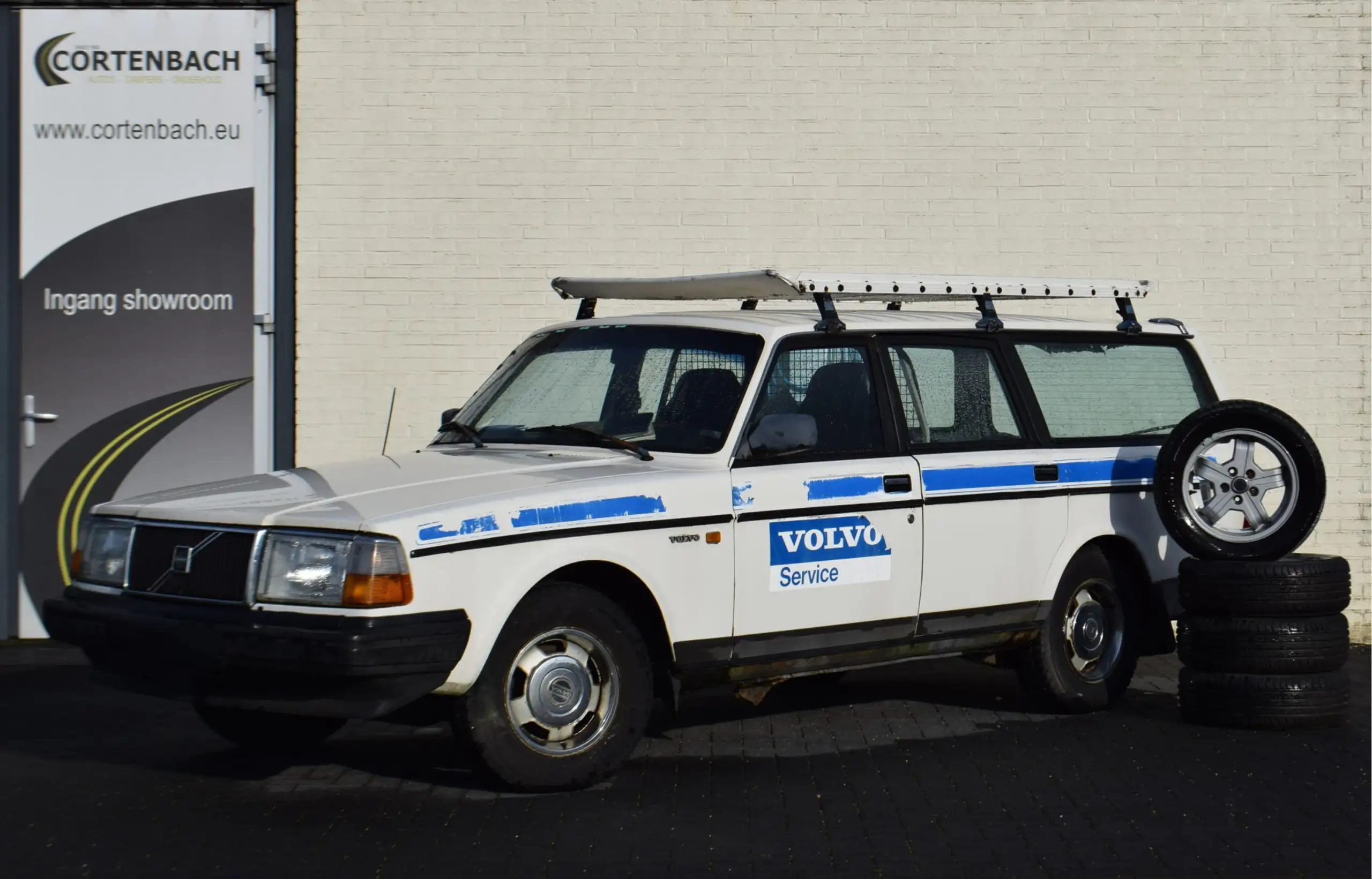 Volvo - 245