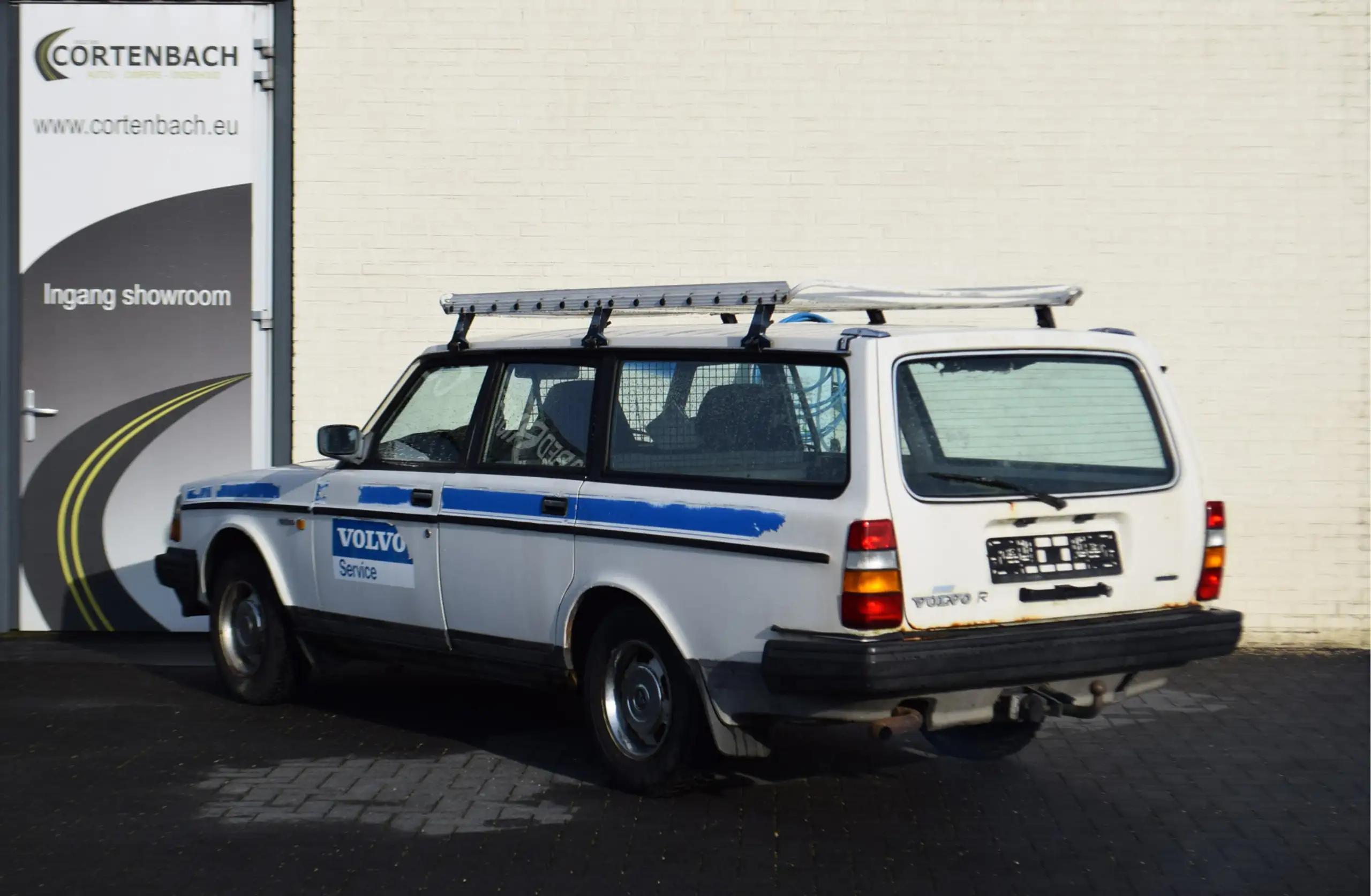 Volvo - 245