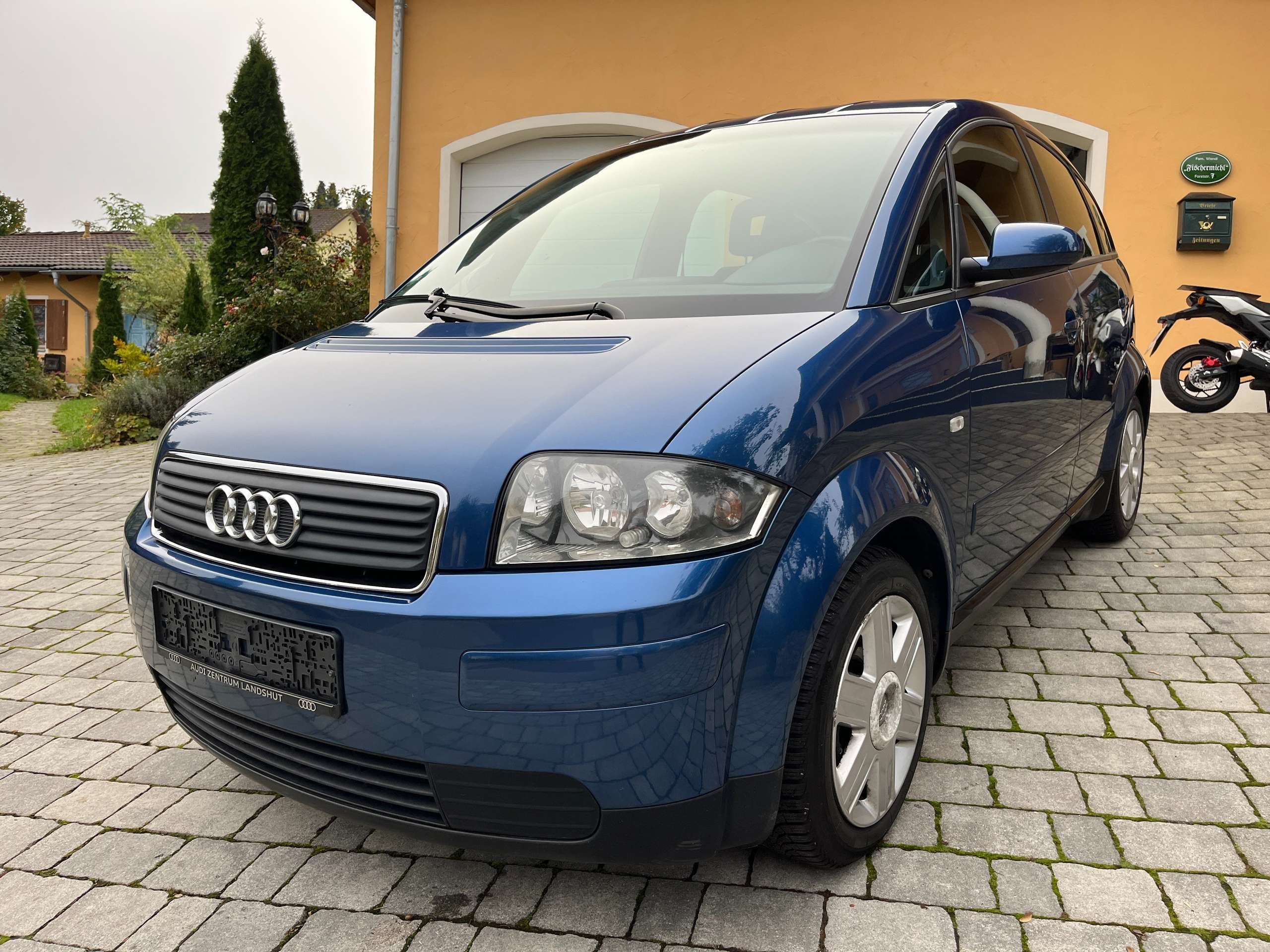 Audi - A2