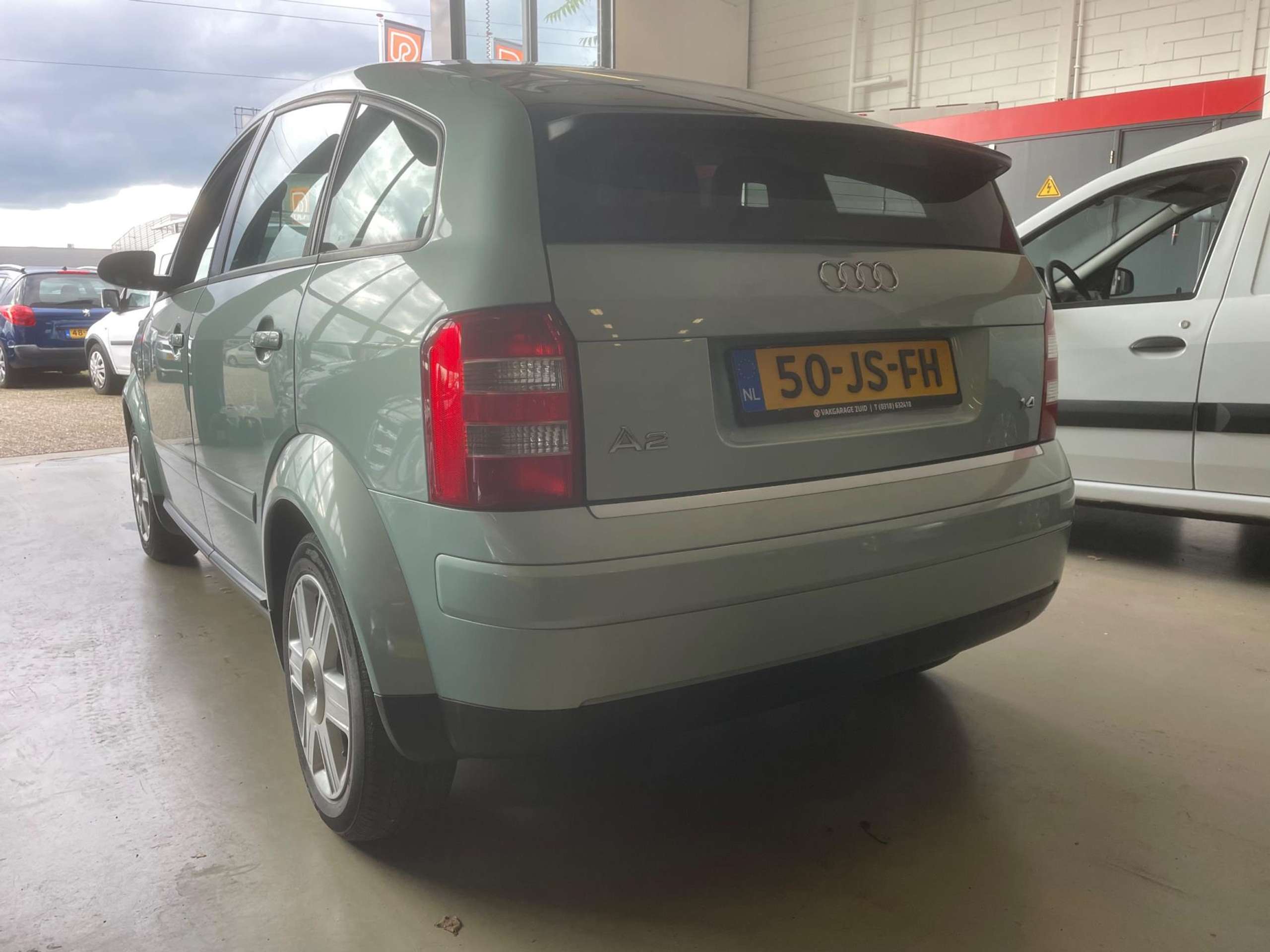 Audi - A2