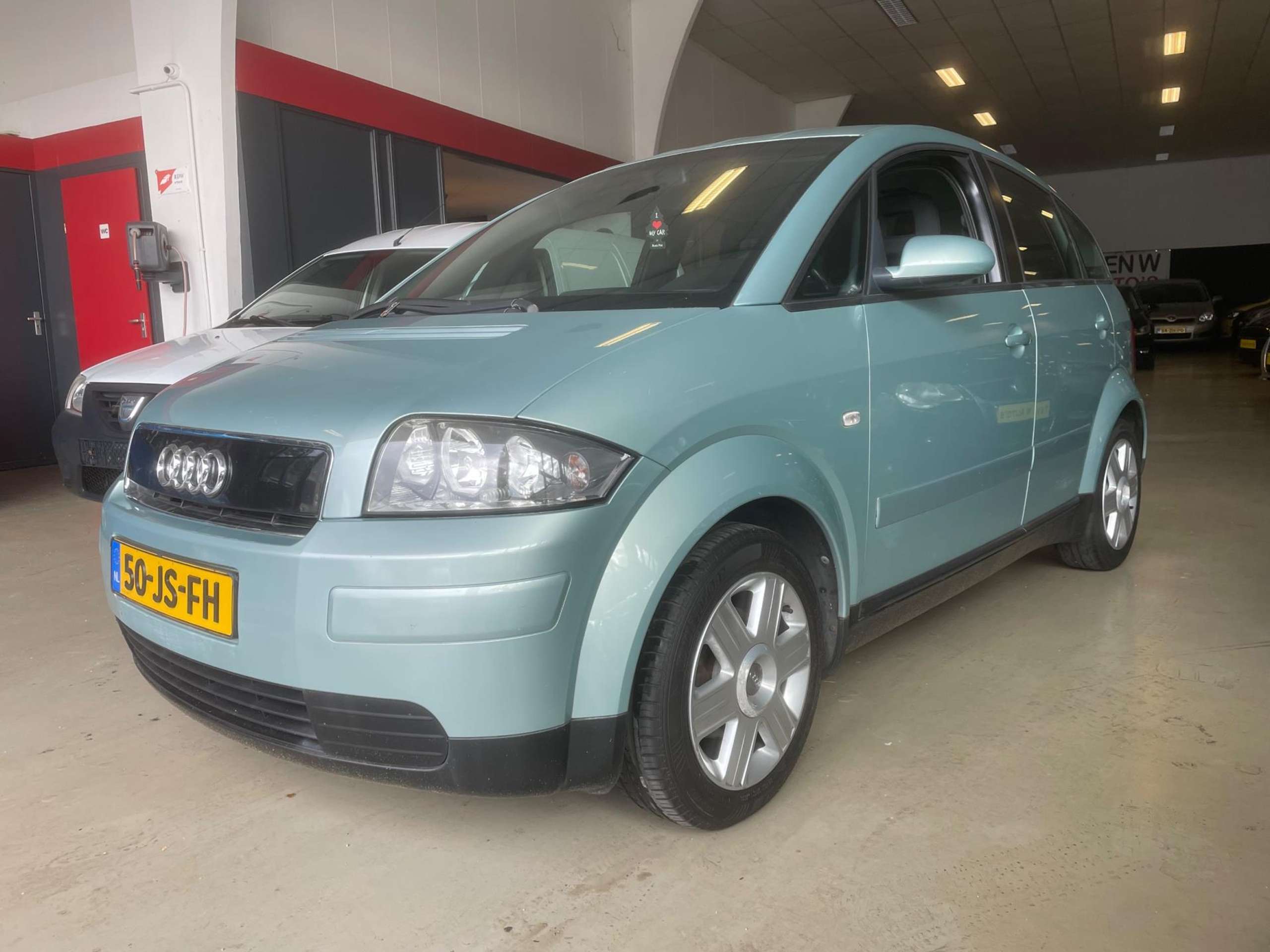 Audi - A2