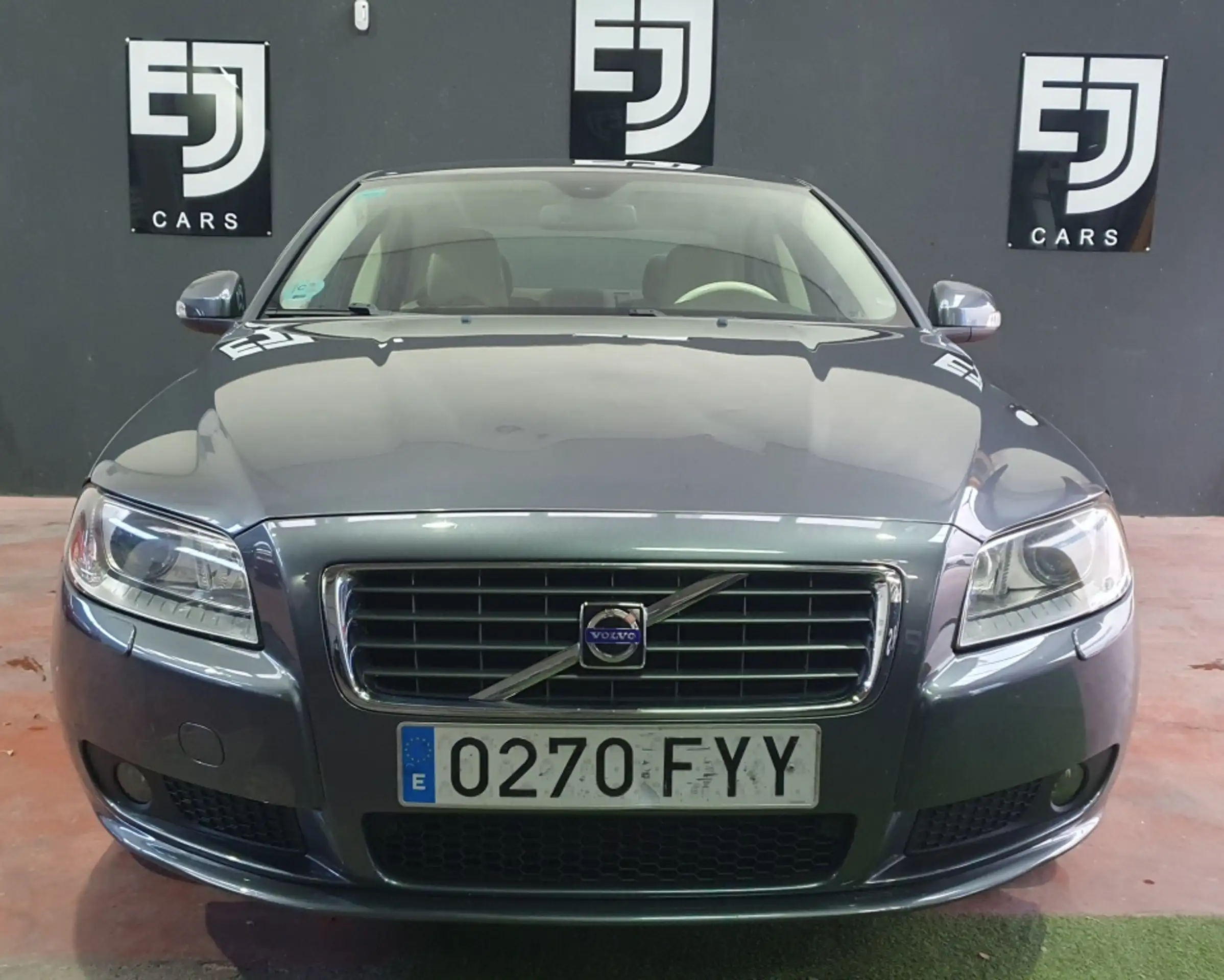 Volvo - S80