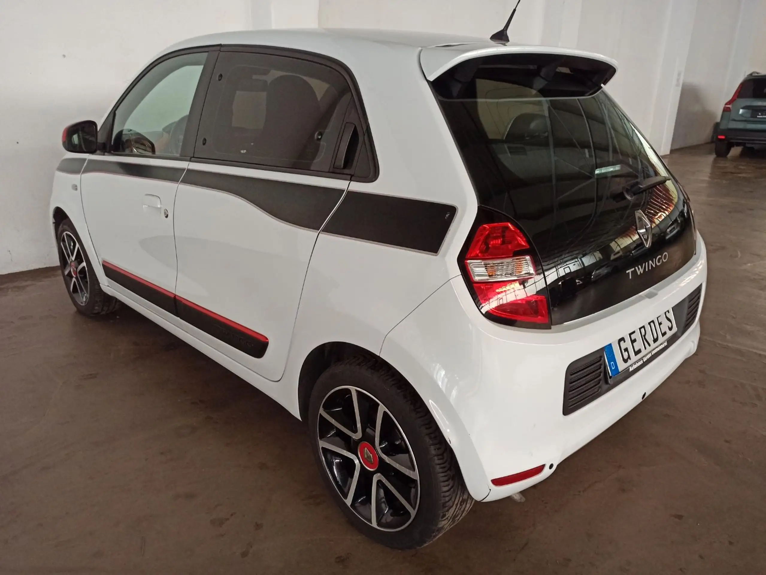 Renault - Twingo