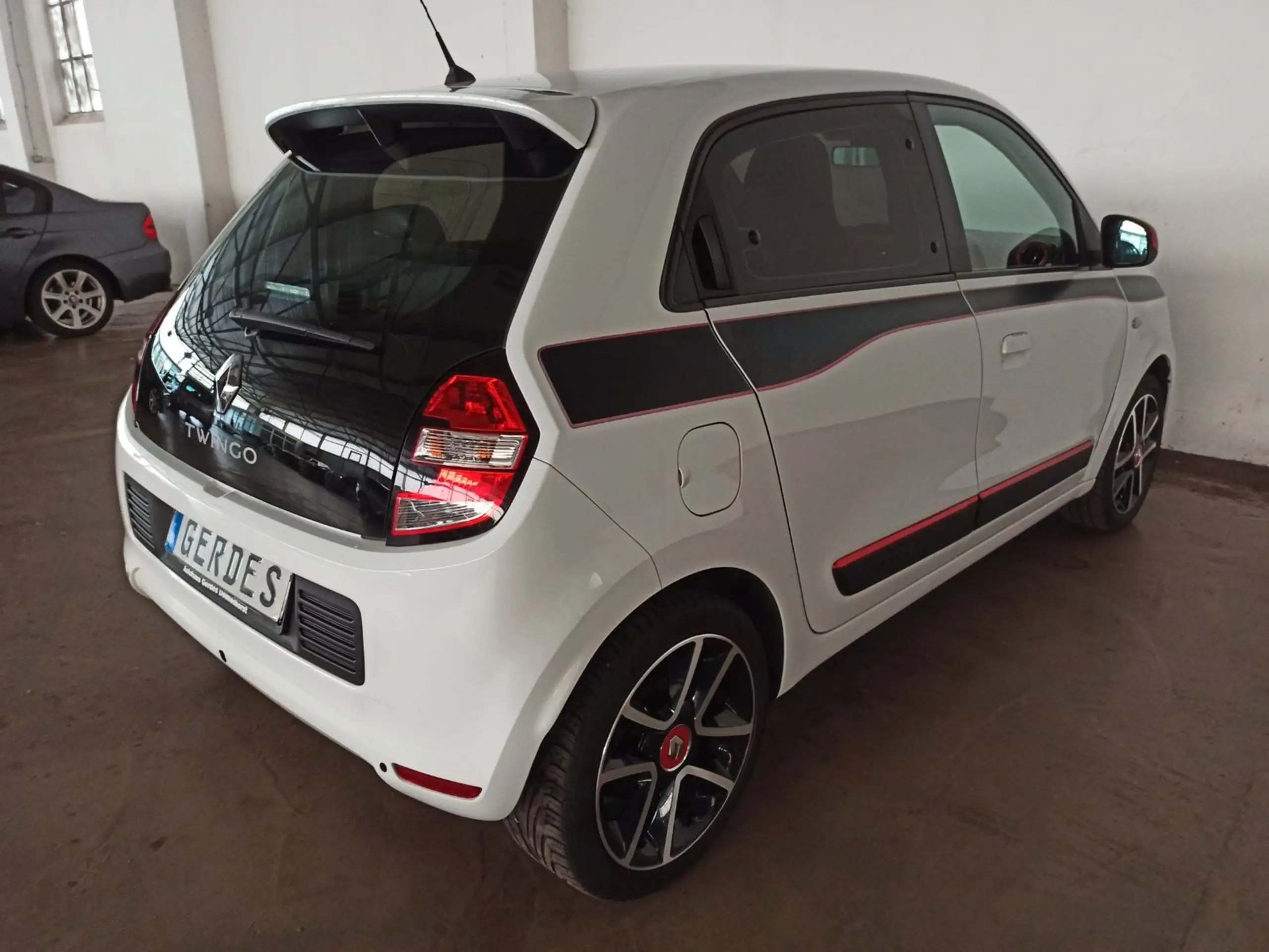 Renault - Twingo