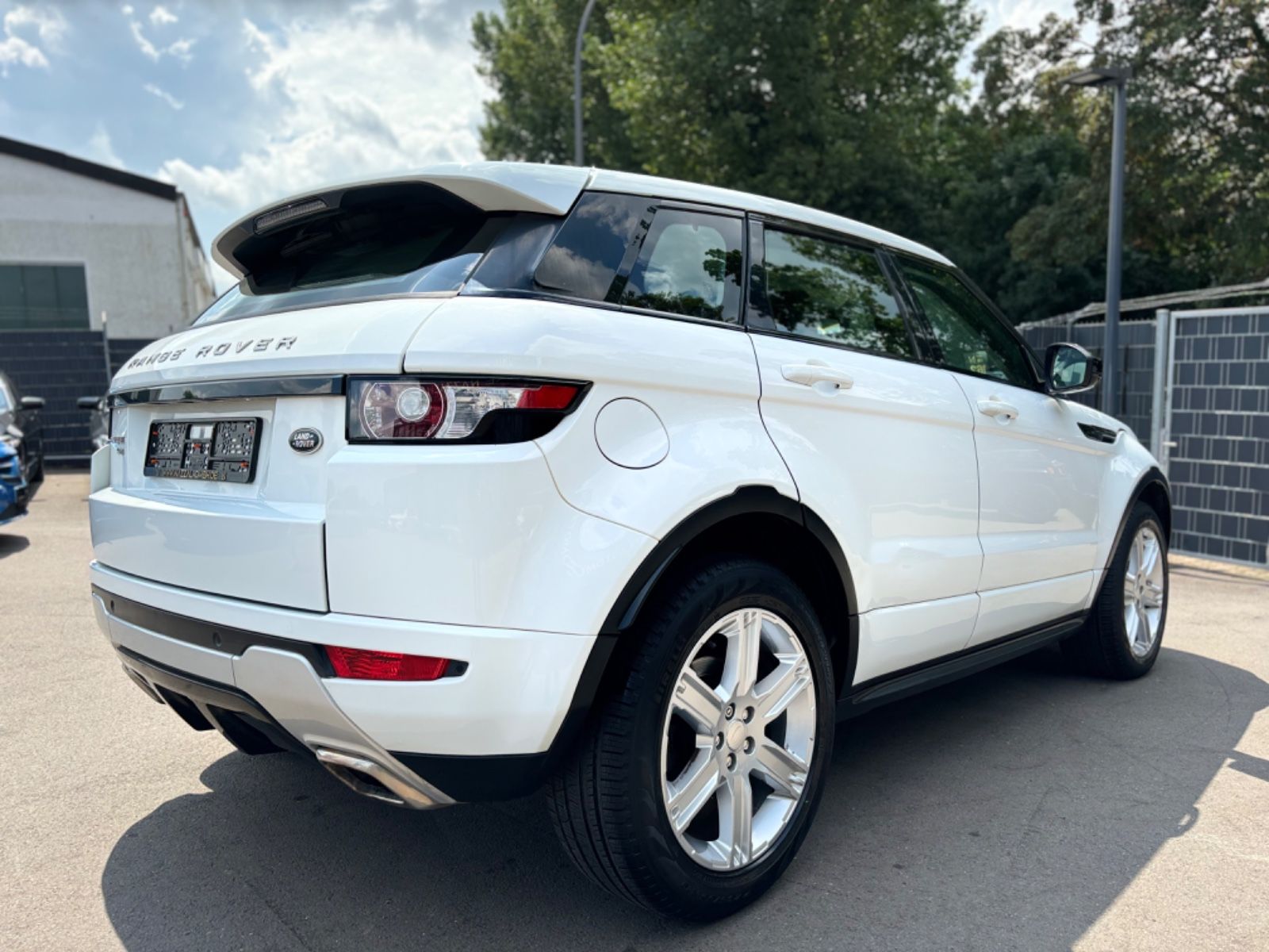 Land Rover - Range Rover Evoque