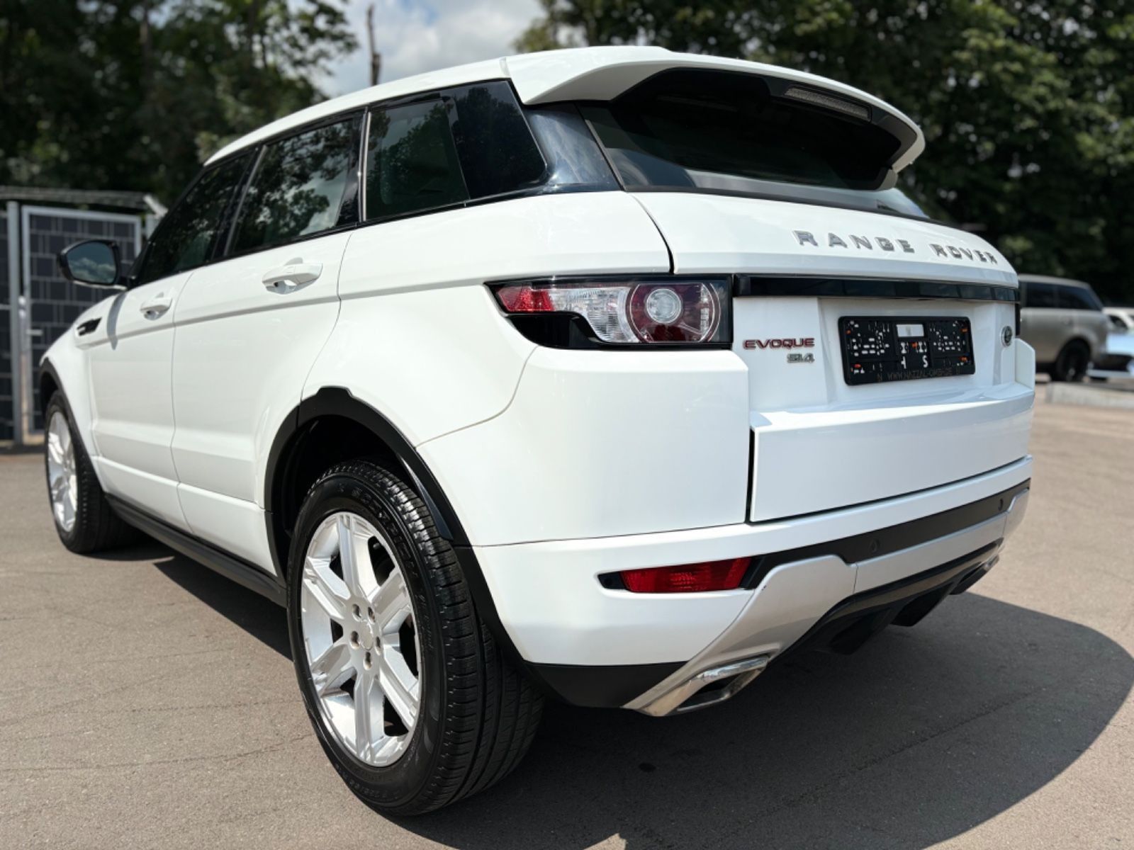 Land Rover - Range Rover Evoque