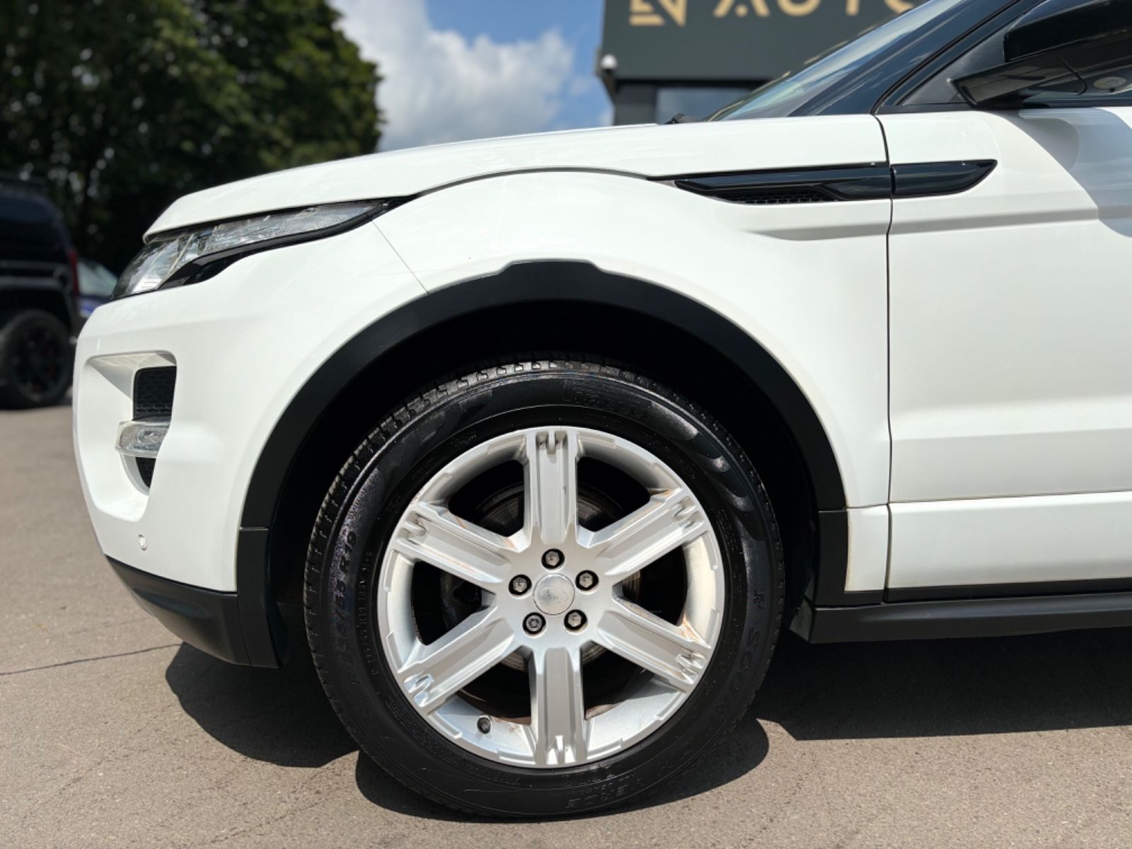 Land Rover - Range Rover Evoque