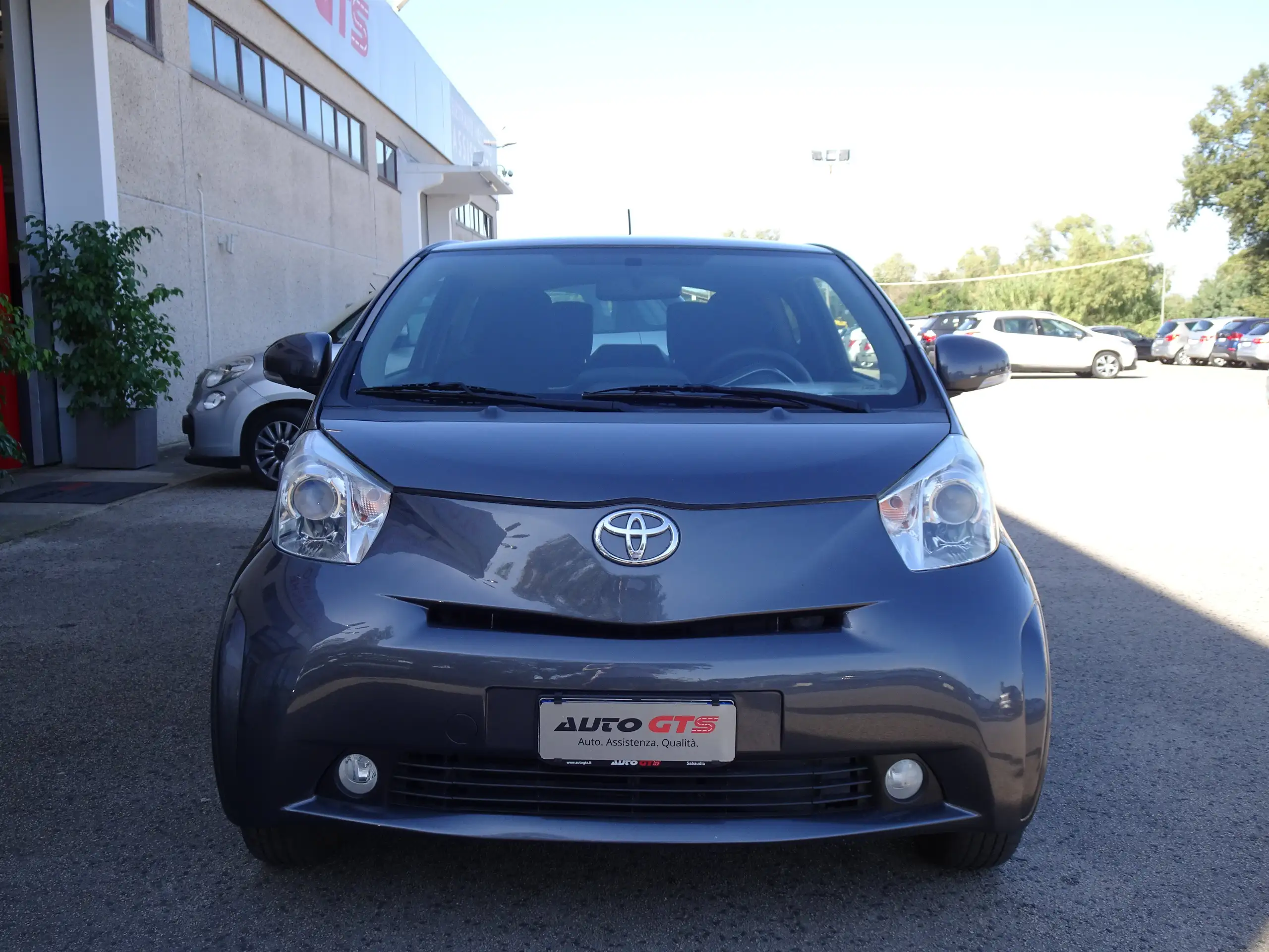 Toyota - iQ