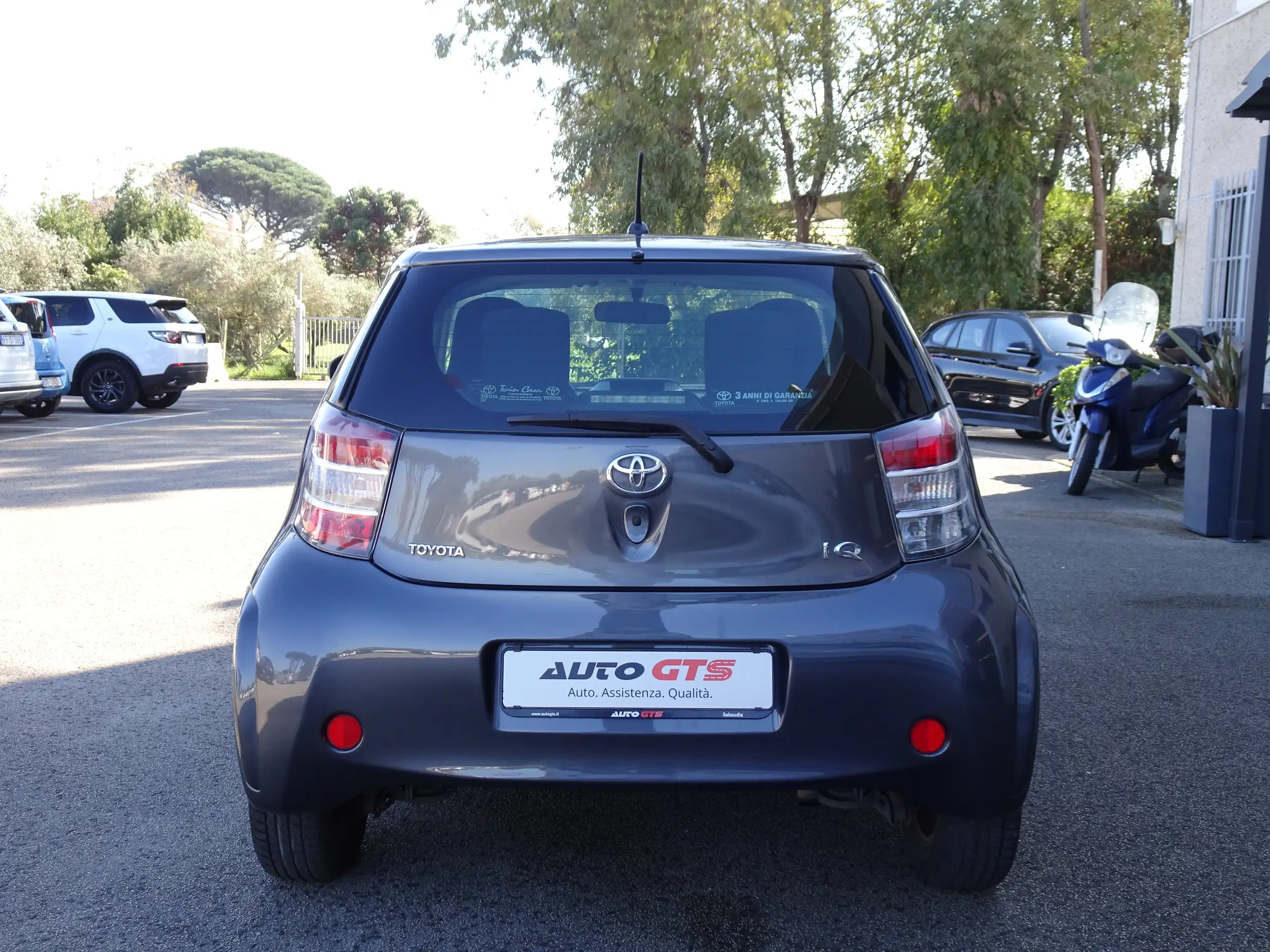 Toyota - iQ