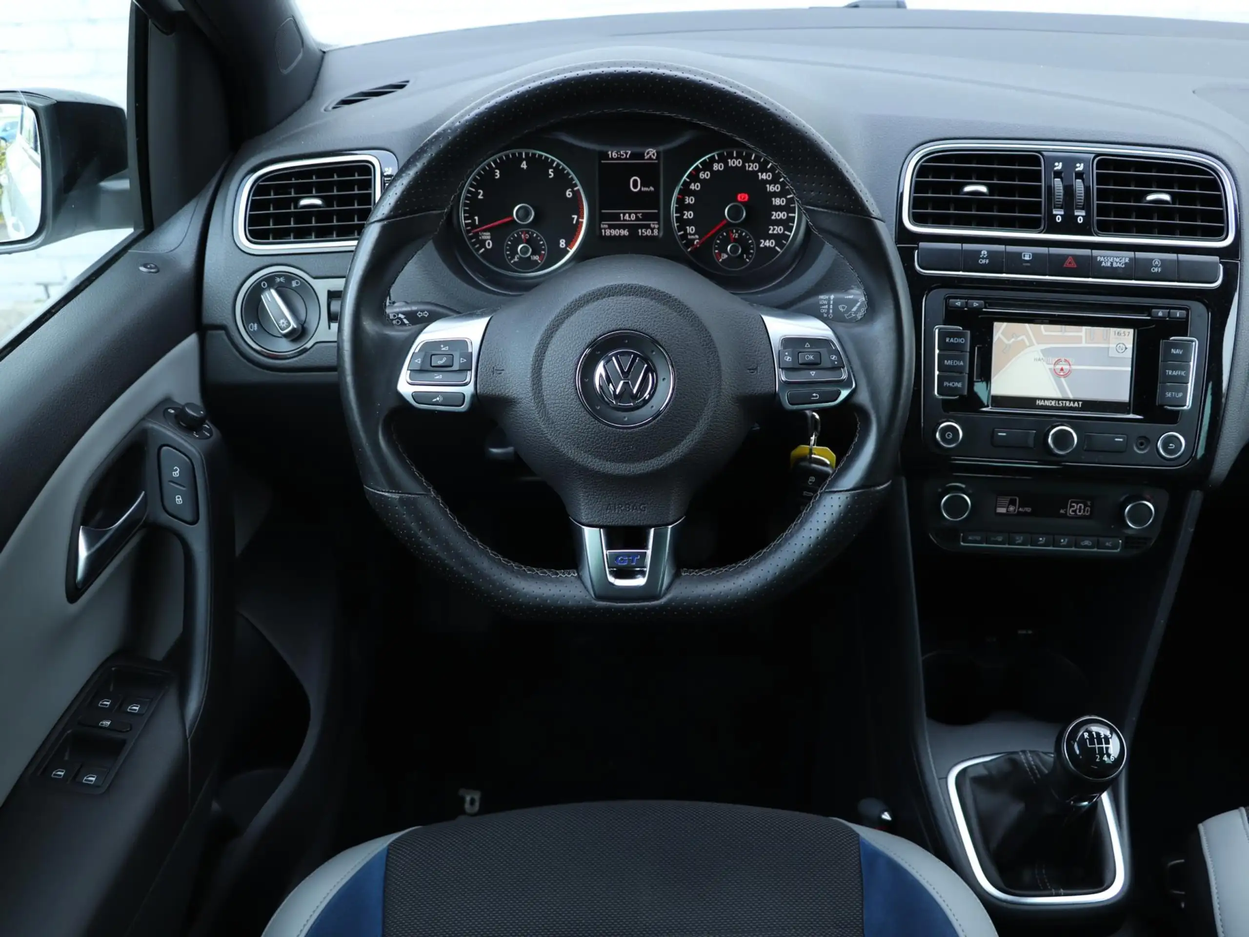 Volkswagen - Polo