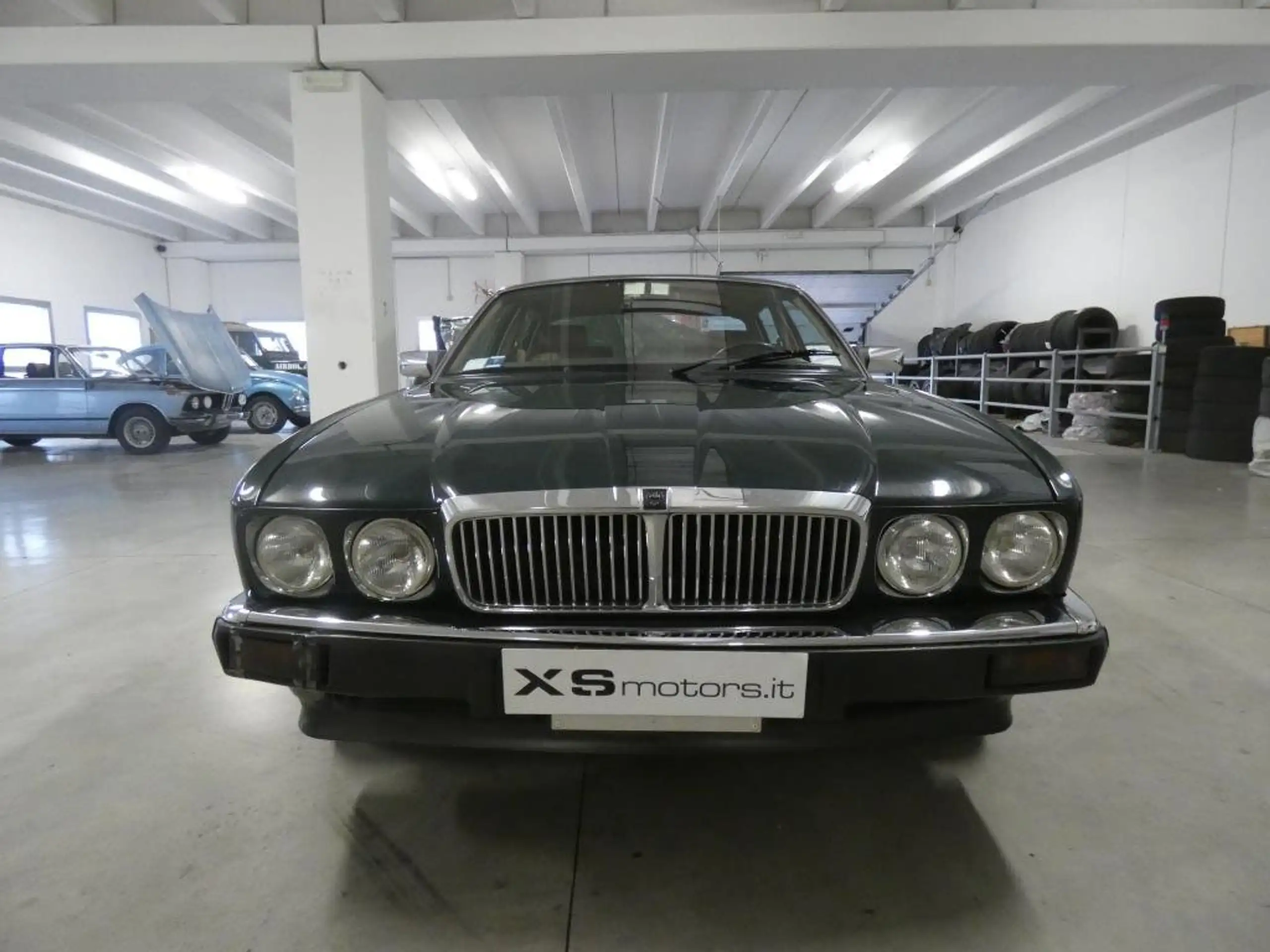 Jaguar - XJ6