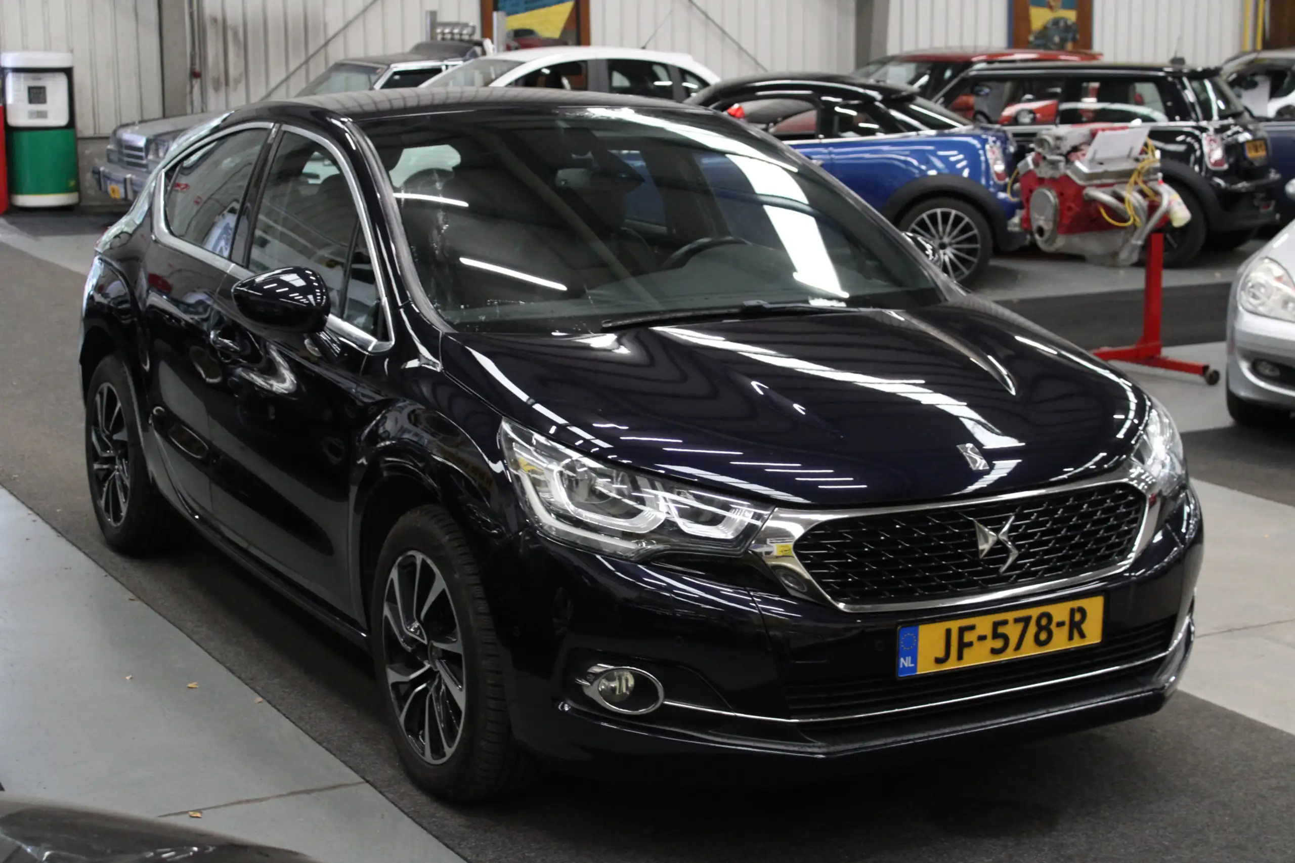 DS Automobiles - DS 4