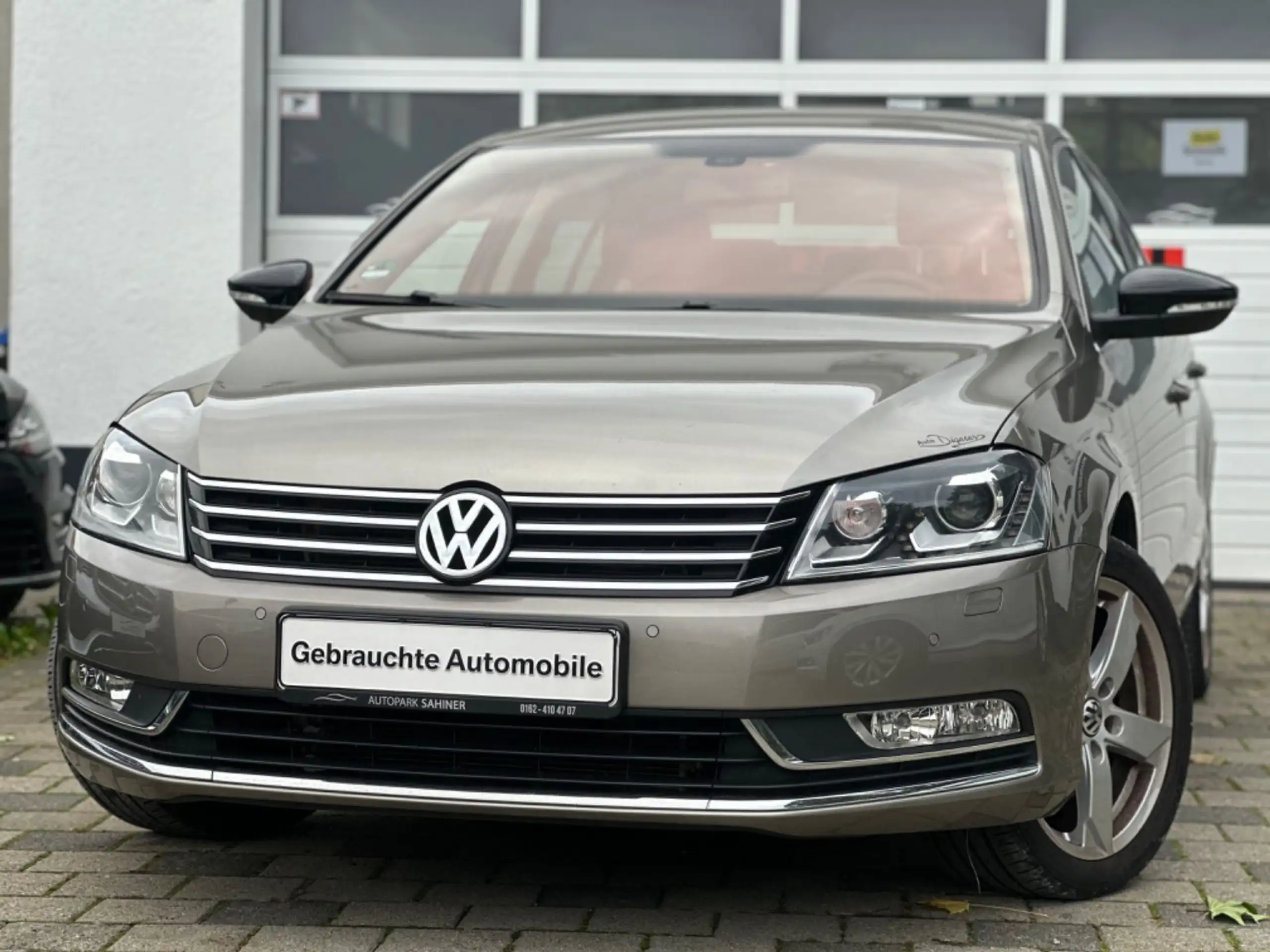 Volkswagen - Passat