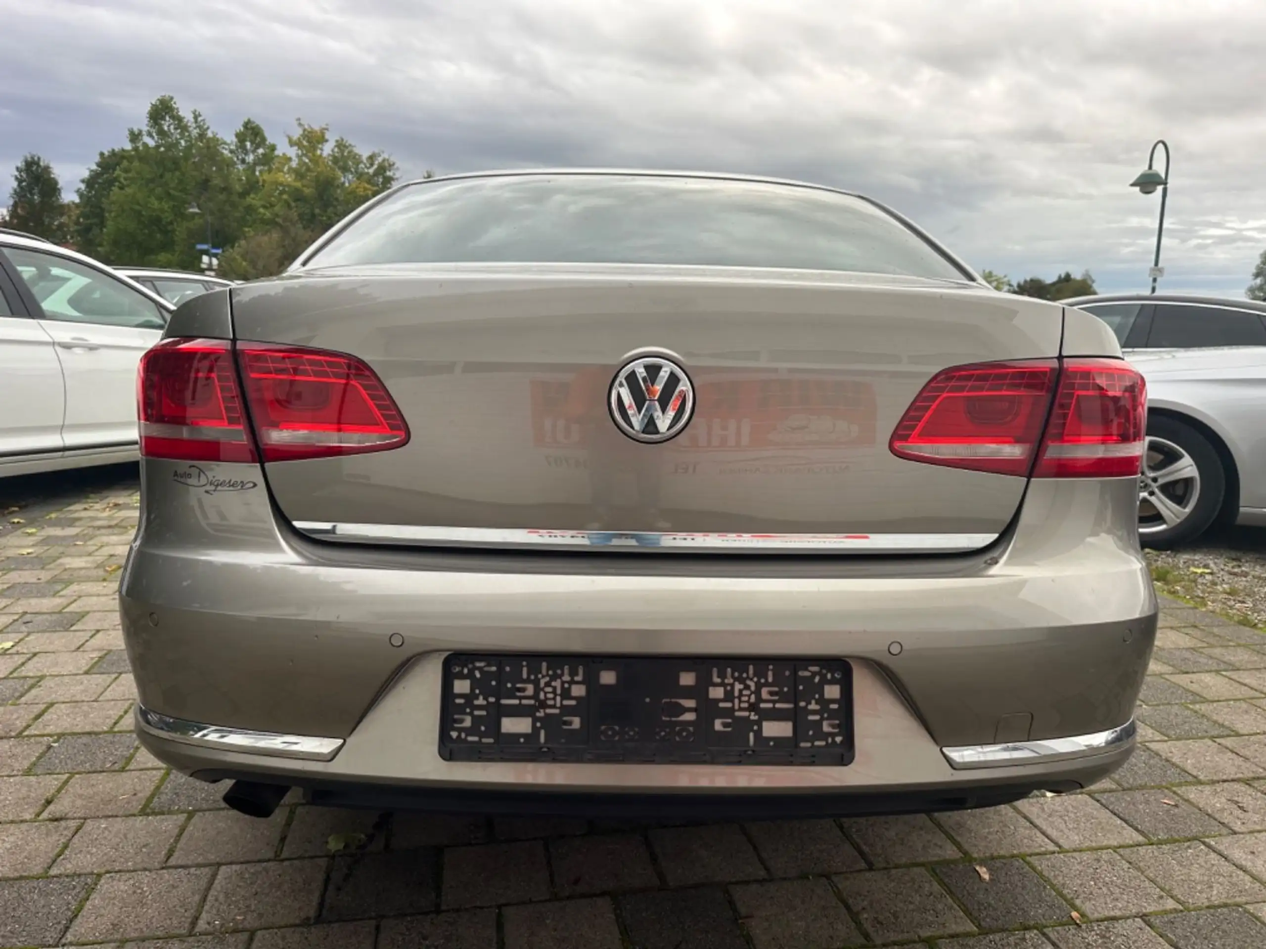 Volkswagen - Passat