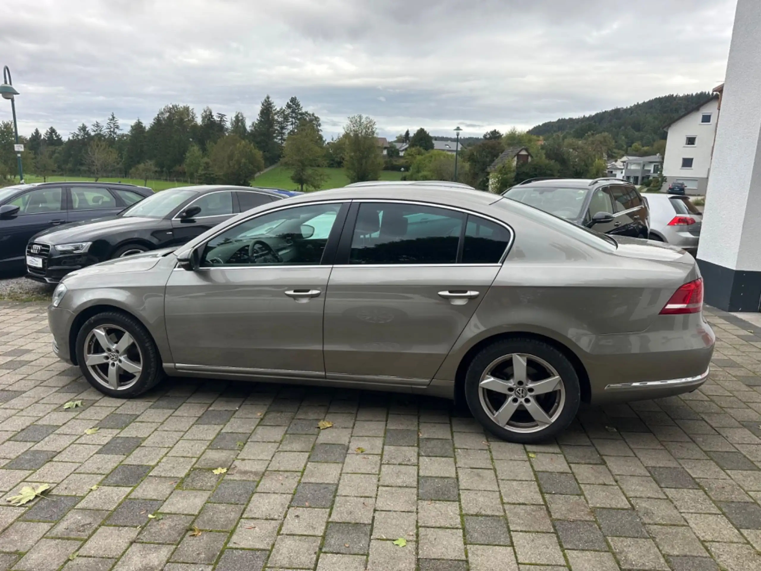 Volkswagen - Passat