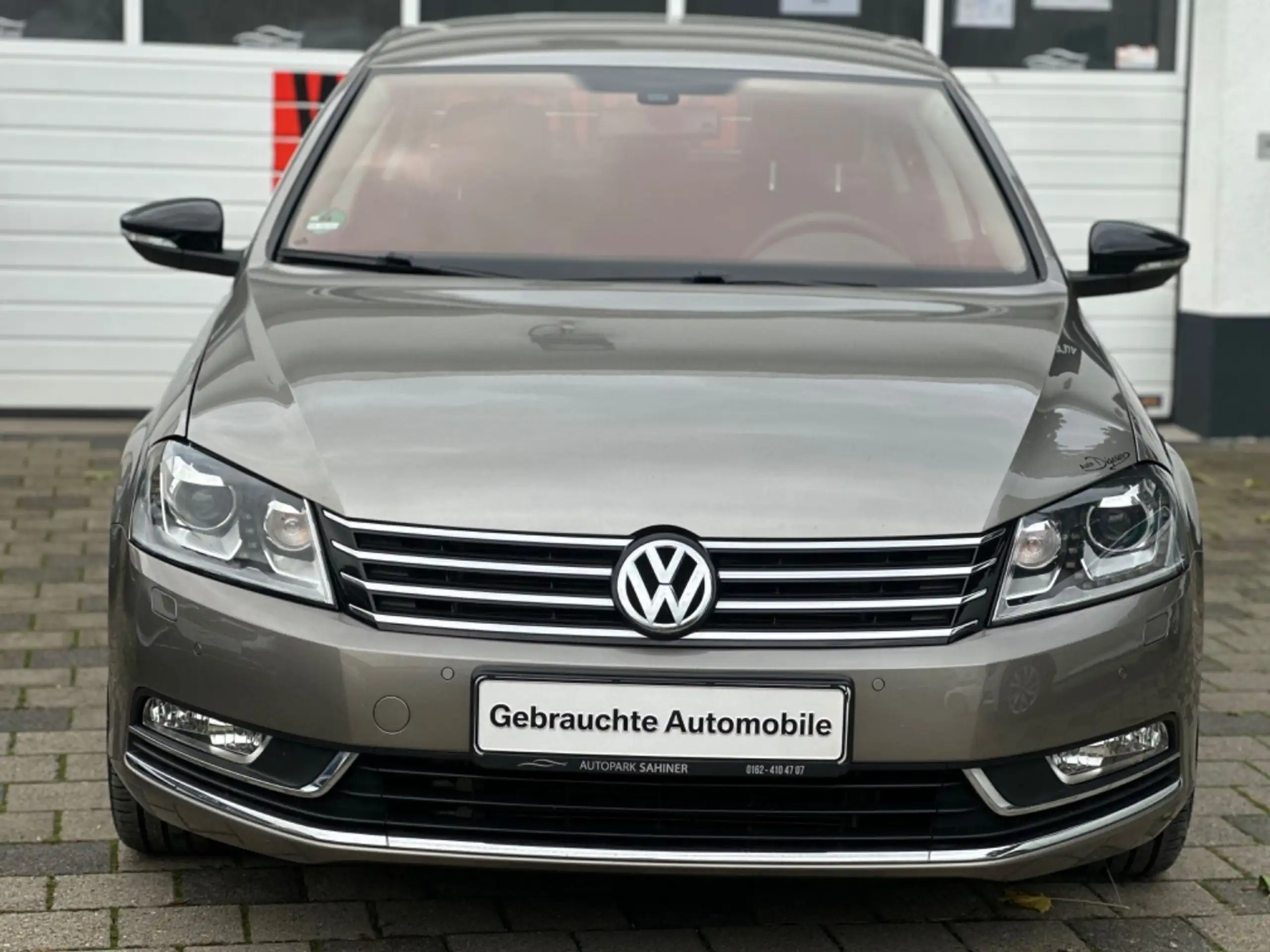 Volkswagen - Passat