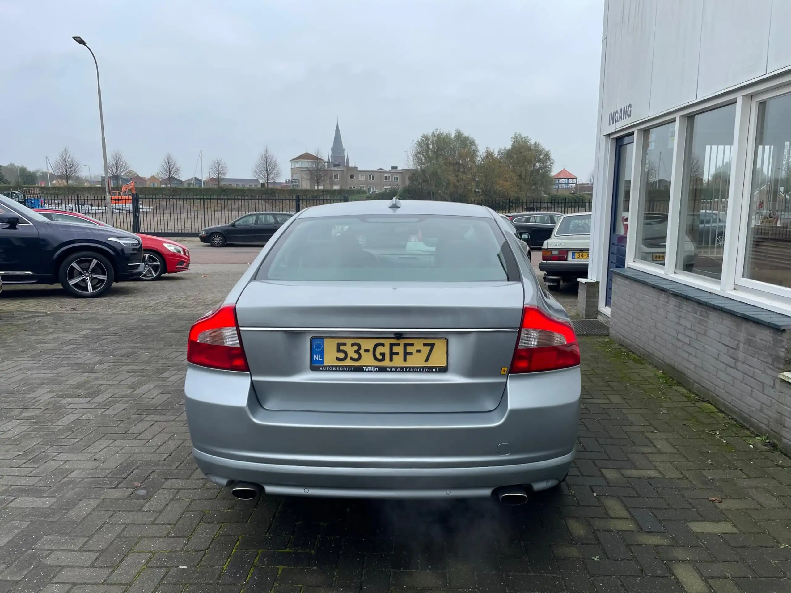 Volvo - S80