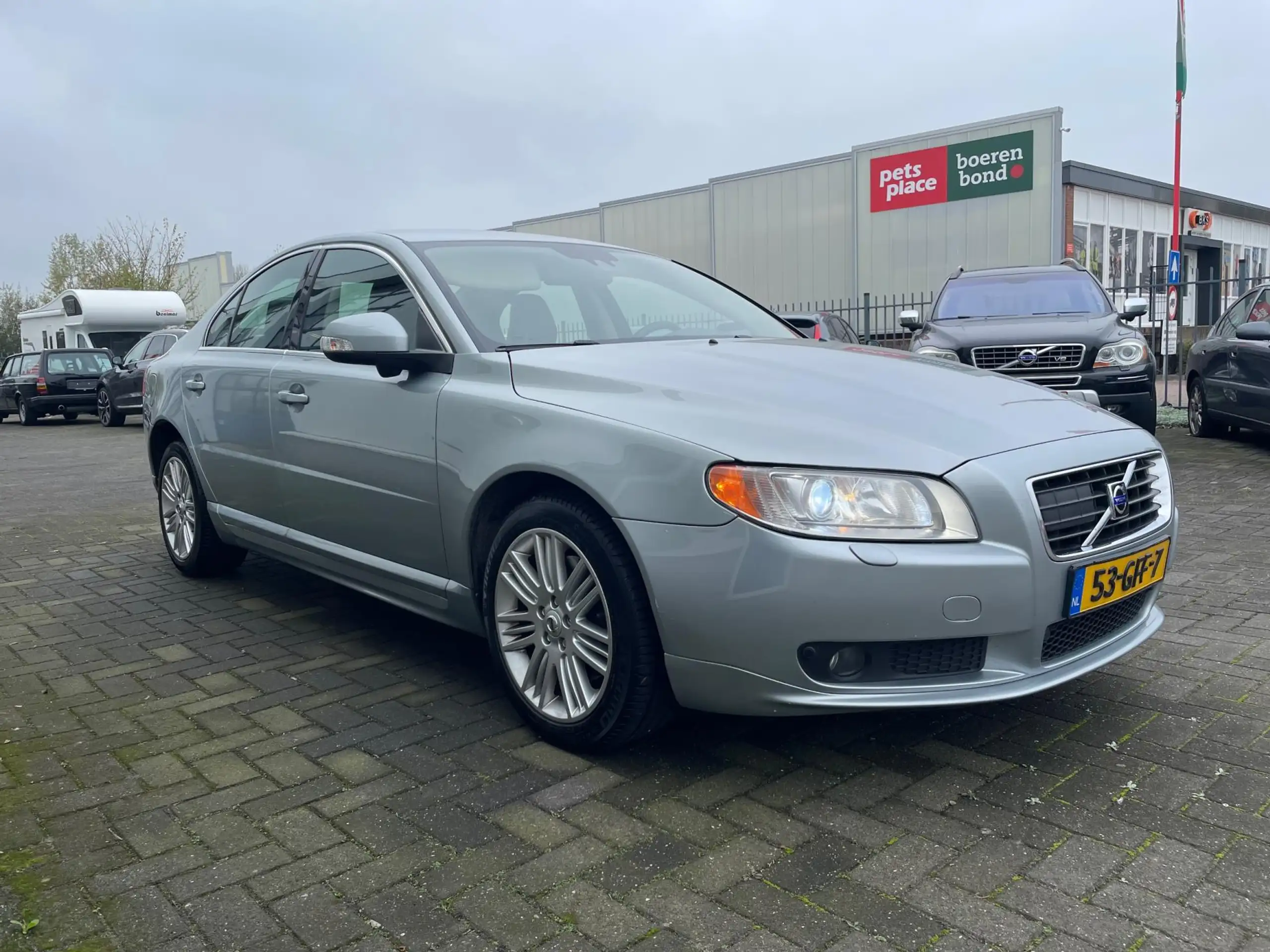 Volvo - S80