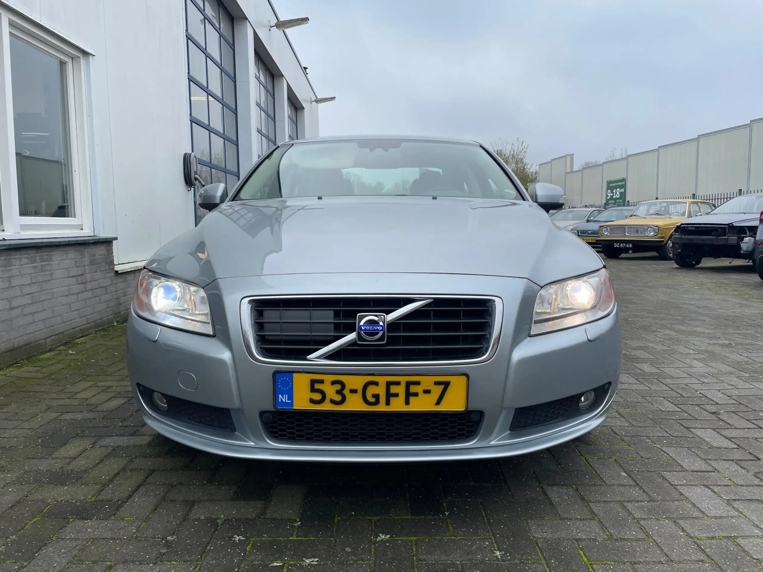 Volvo - S80