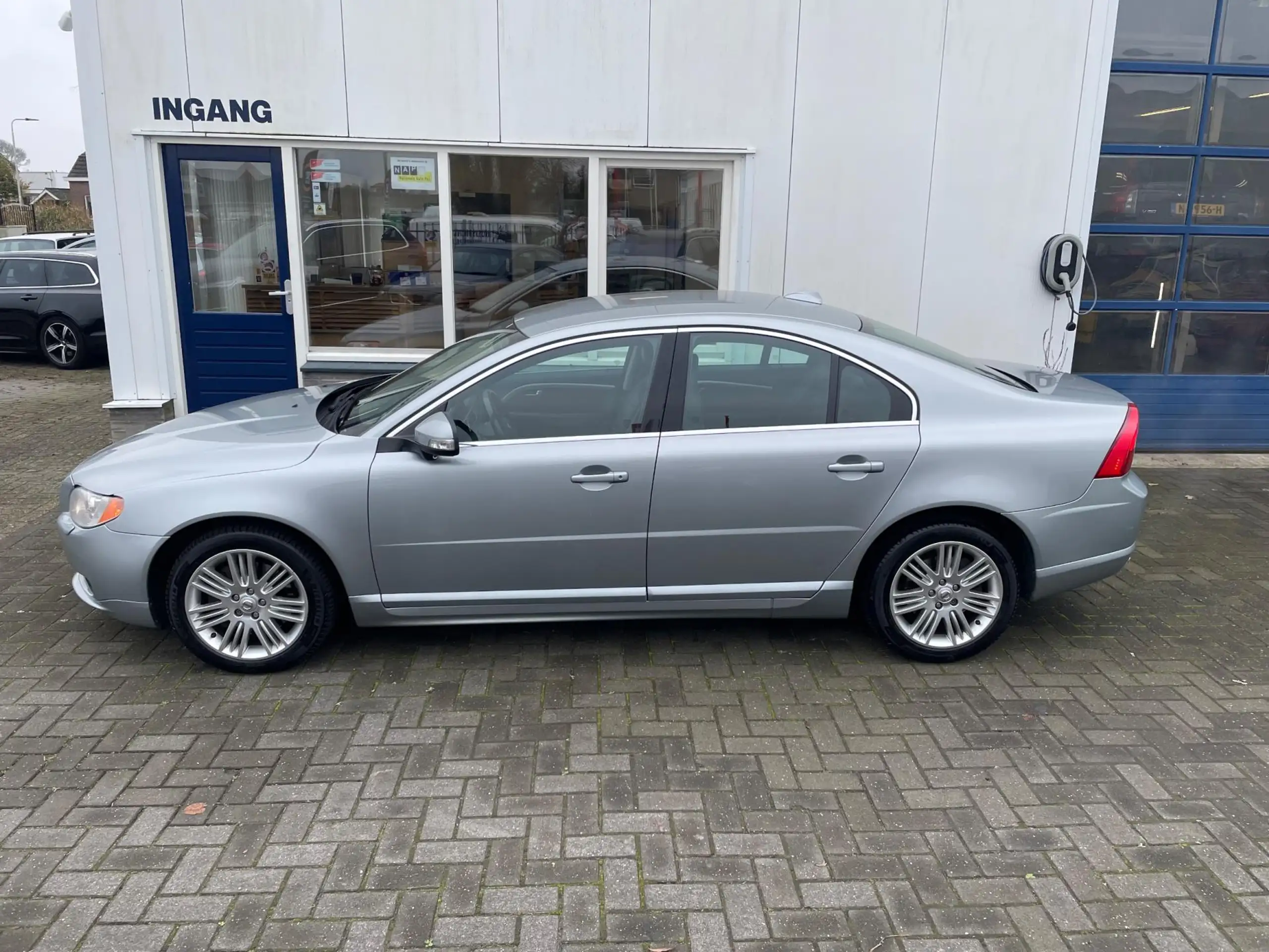 Volvo - S80