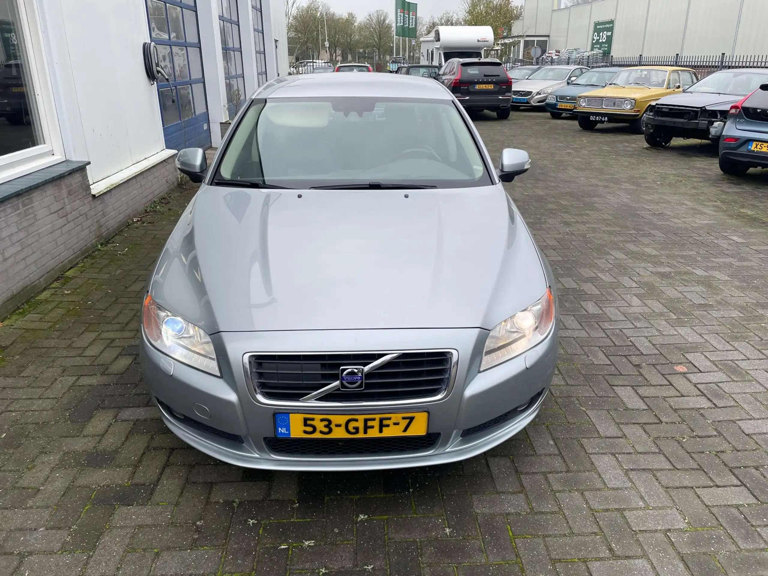 Volvo - S80