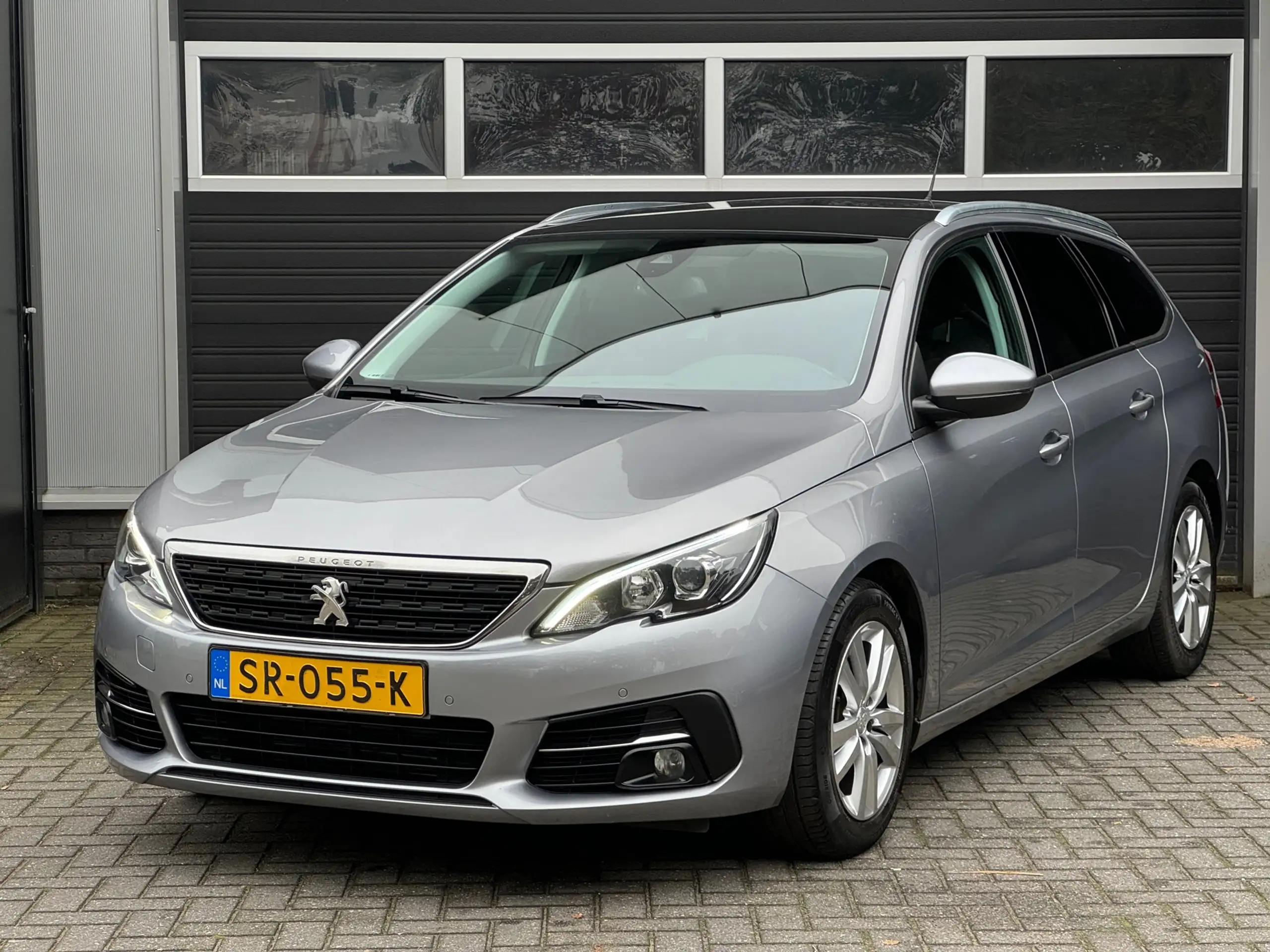 Peugeot - 308