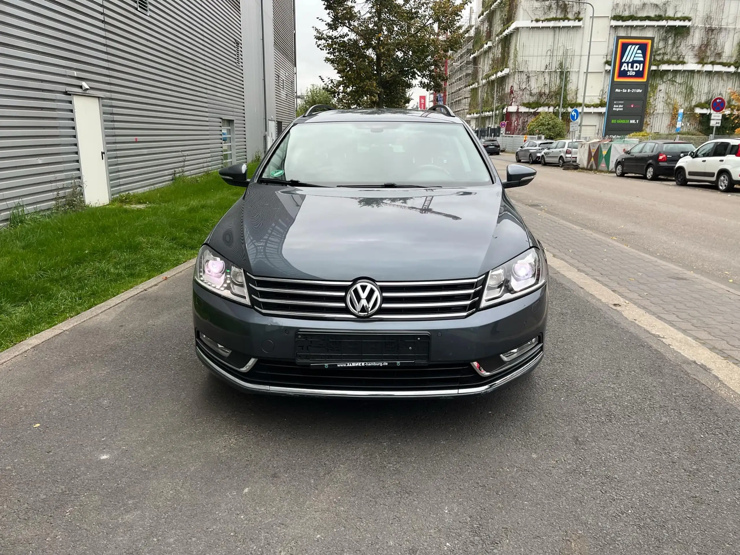 Volkswagen - Passat Variant