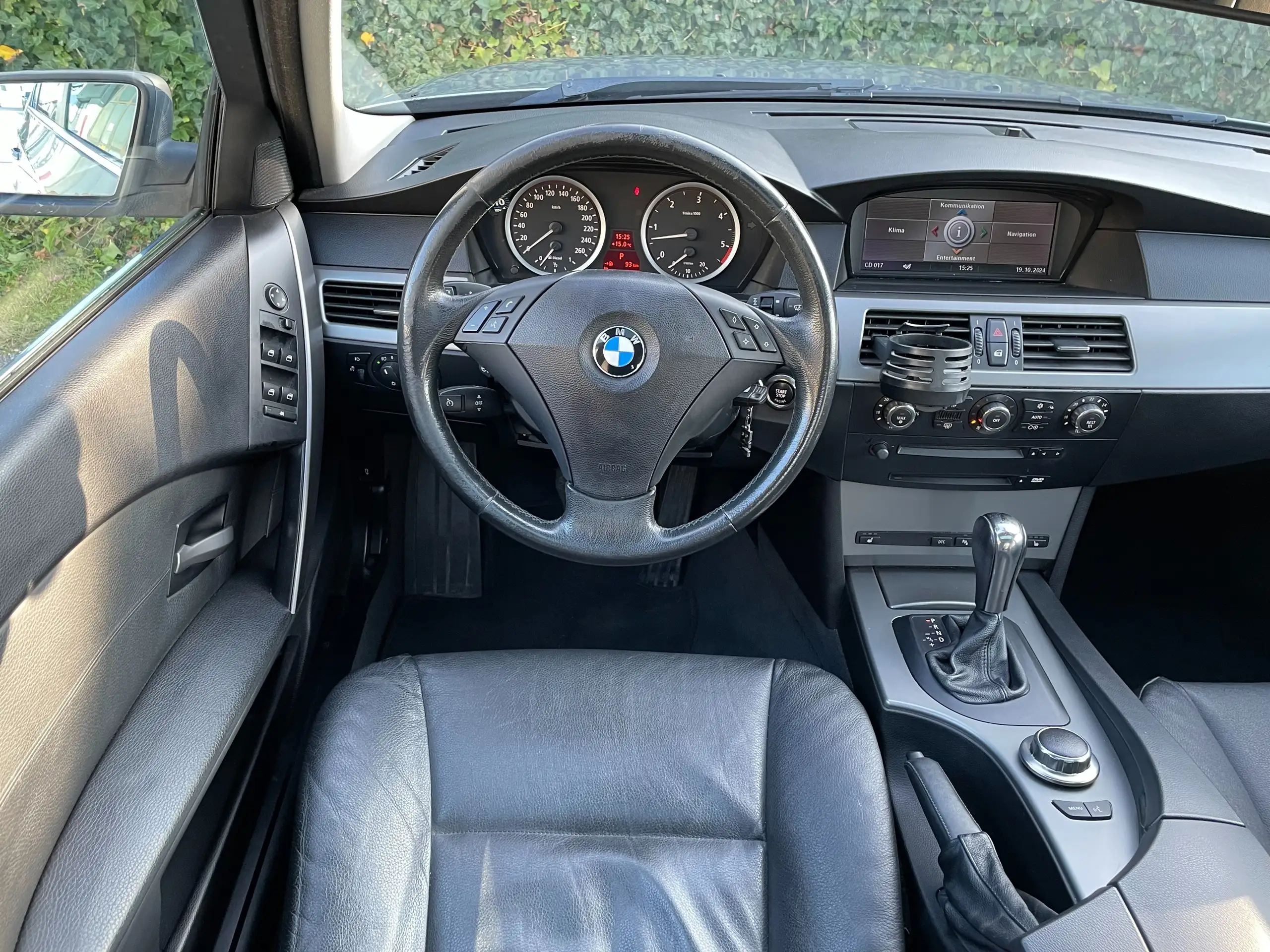 BMW - 525