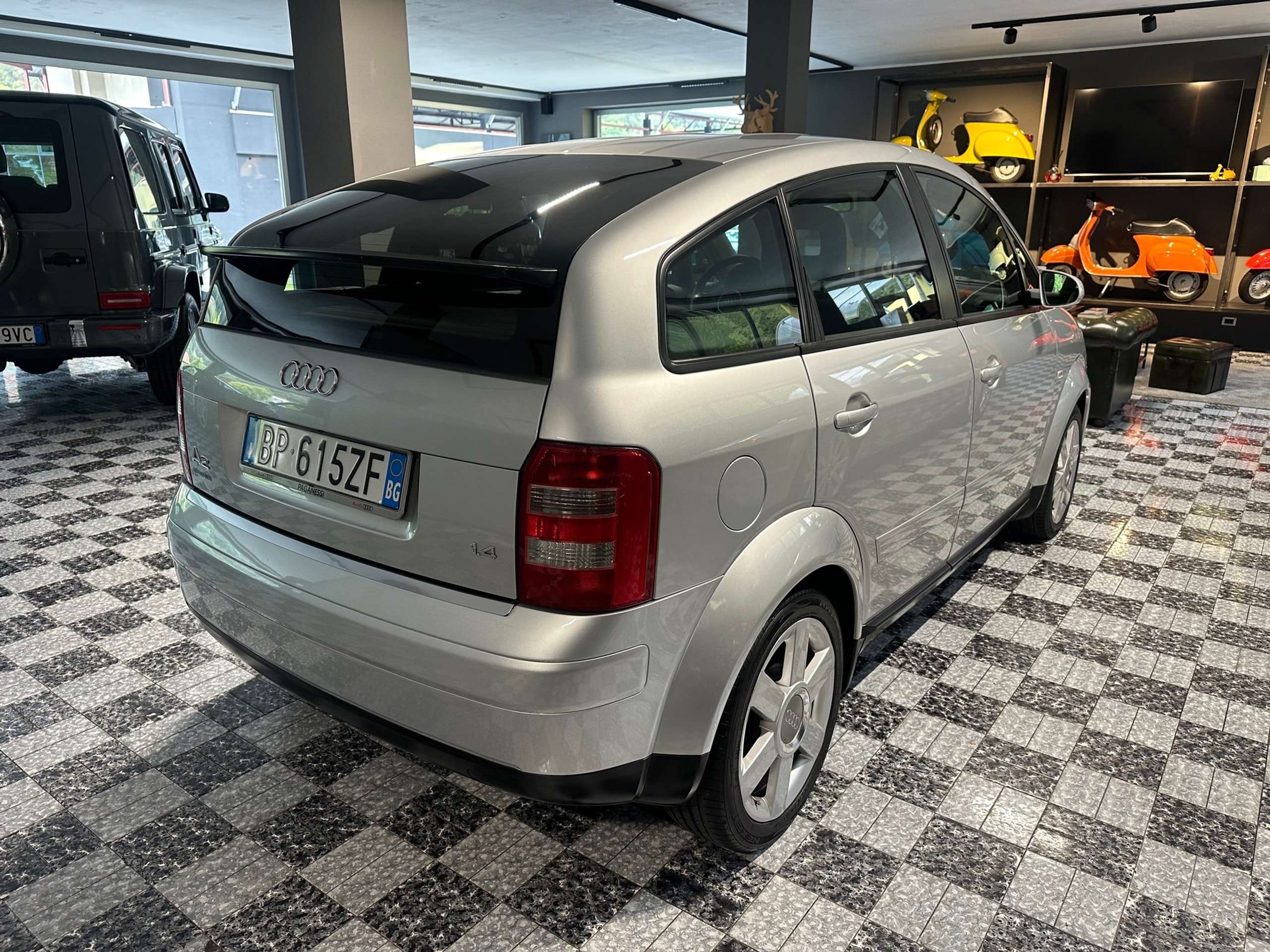 Audi - A2