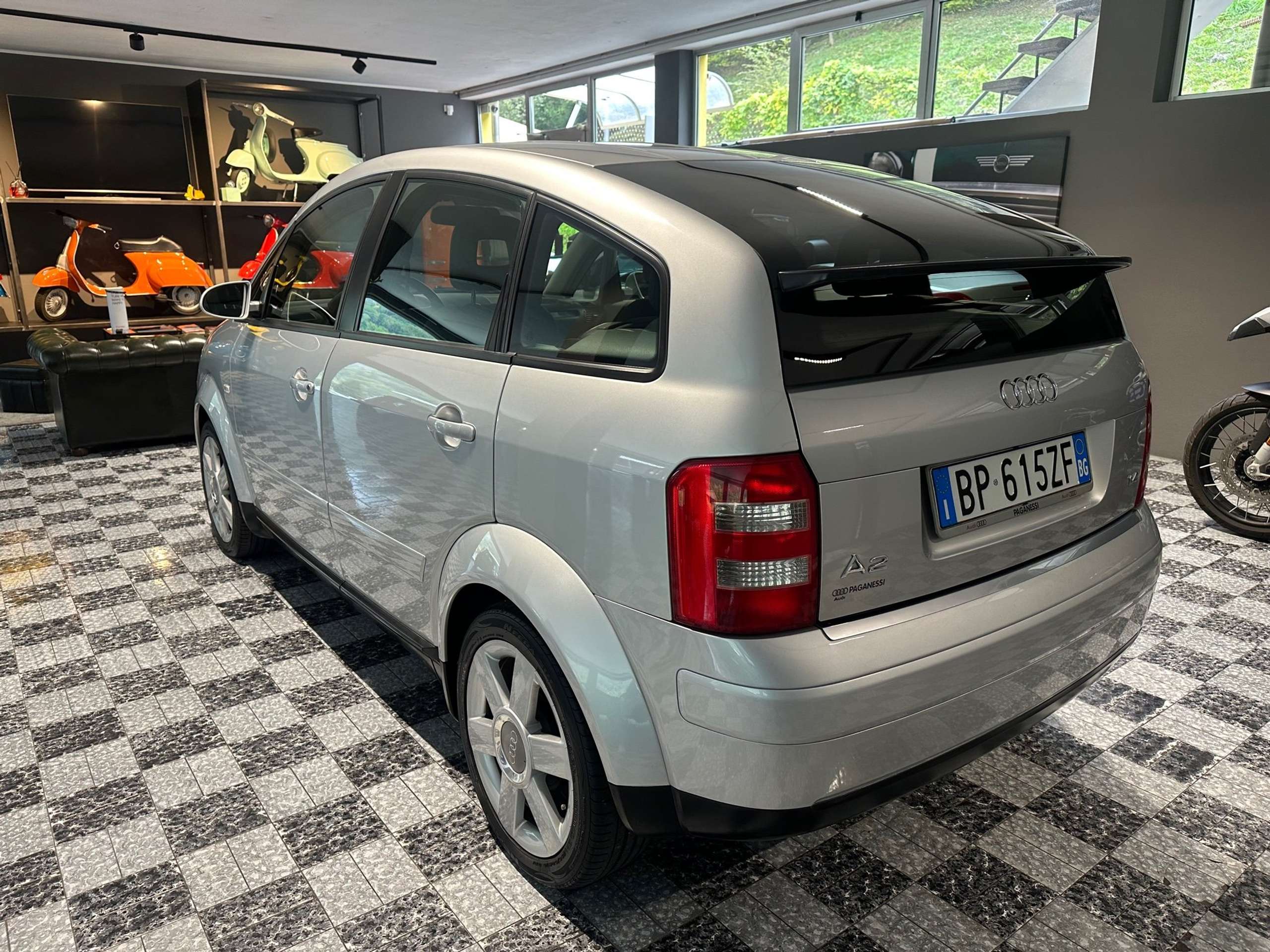 Audi - A2