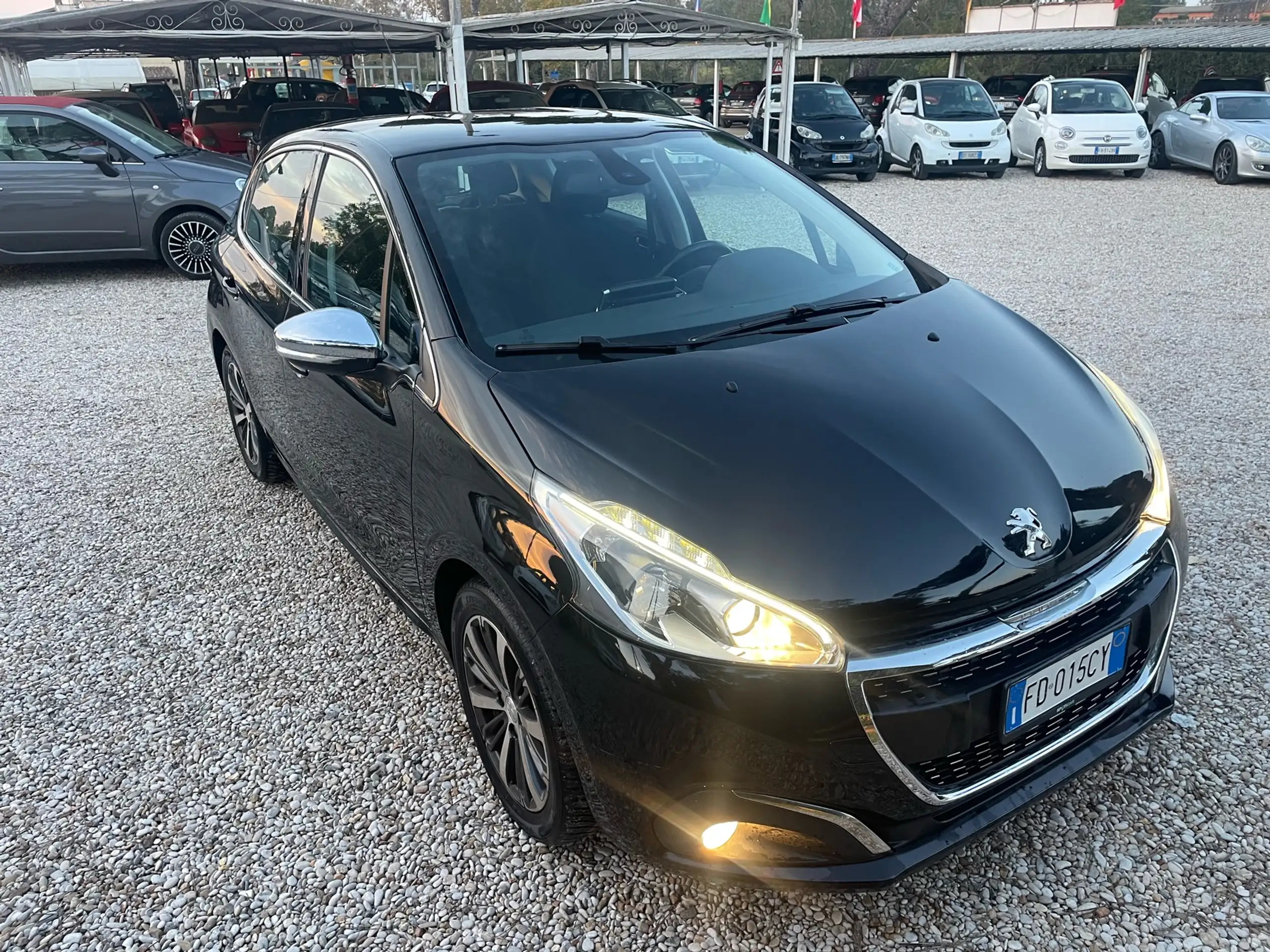 Peugeot - 208