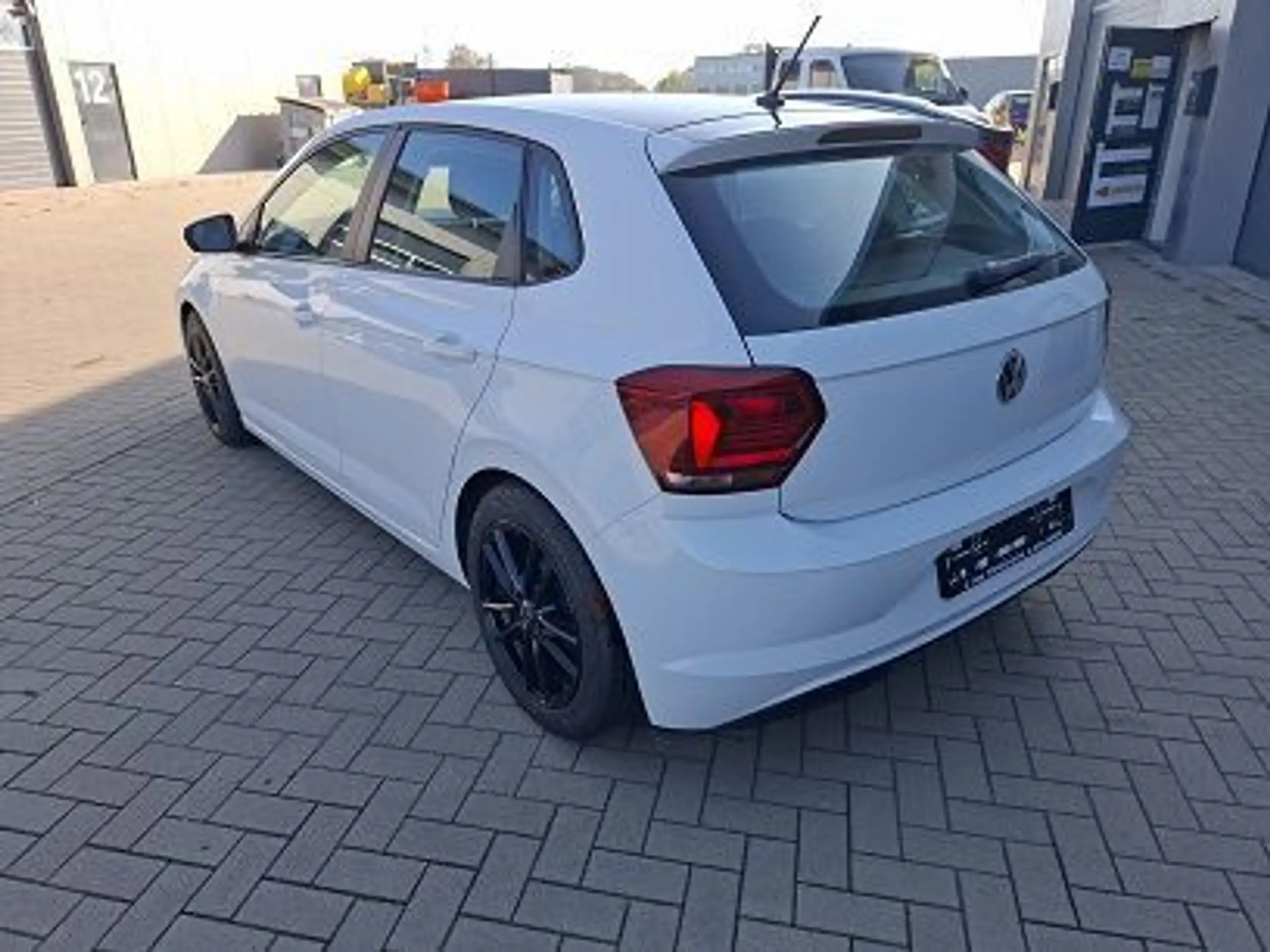 Volkswagen - Polo