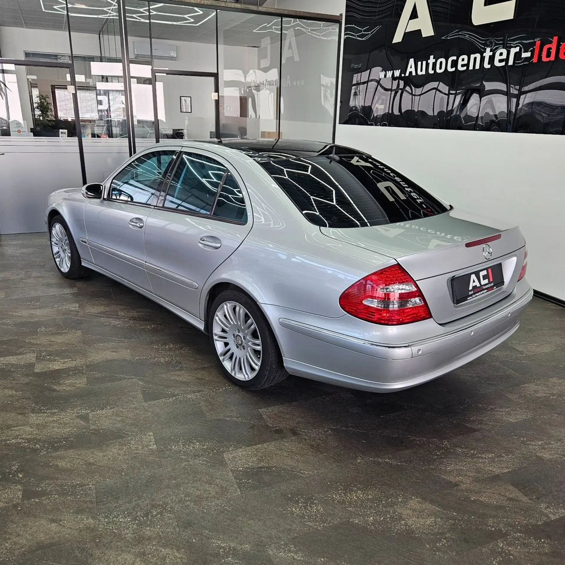 Mercedes-Benz - E 500