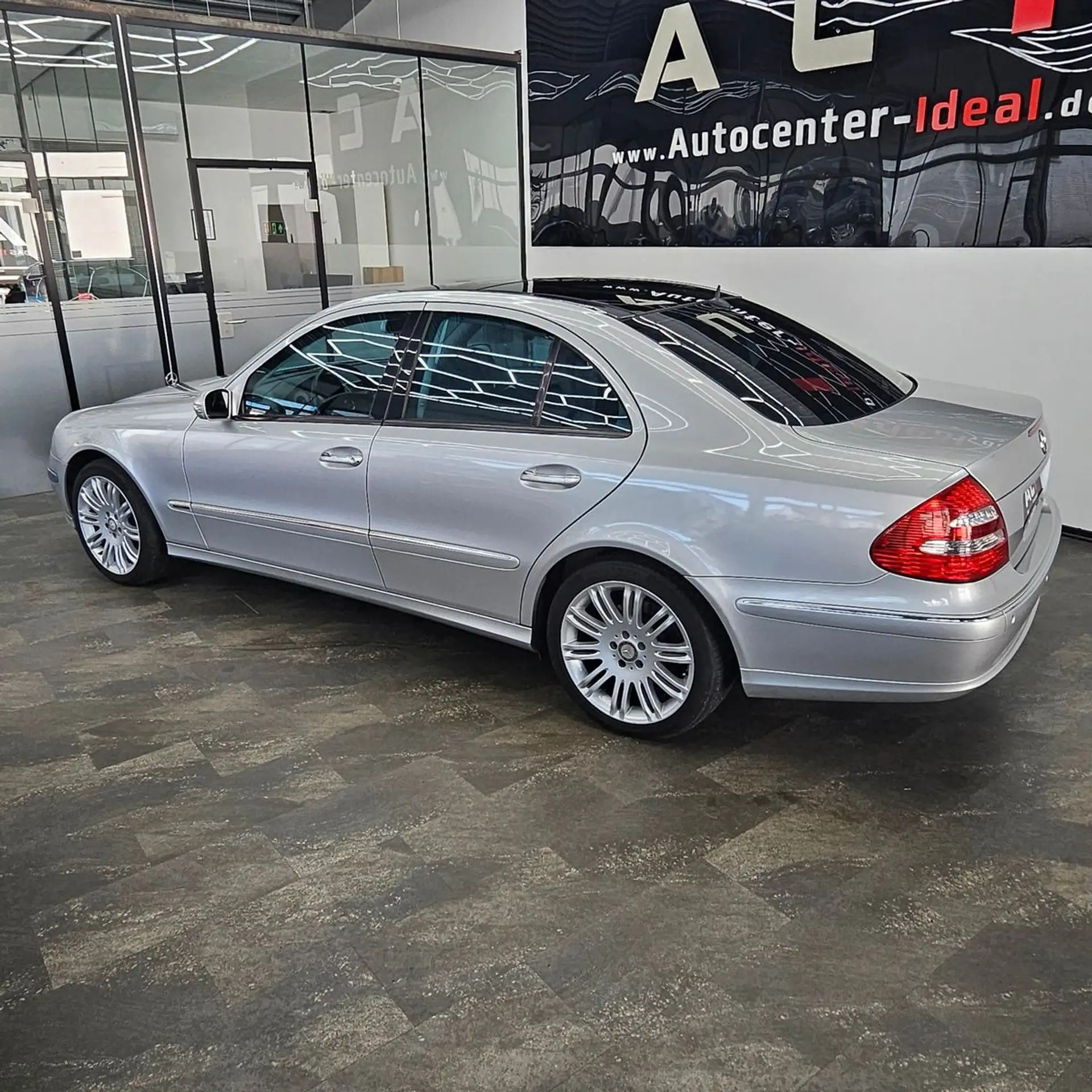 Mercedes-Benz - E 500