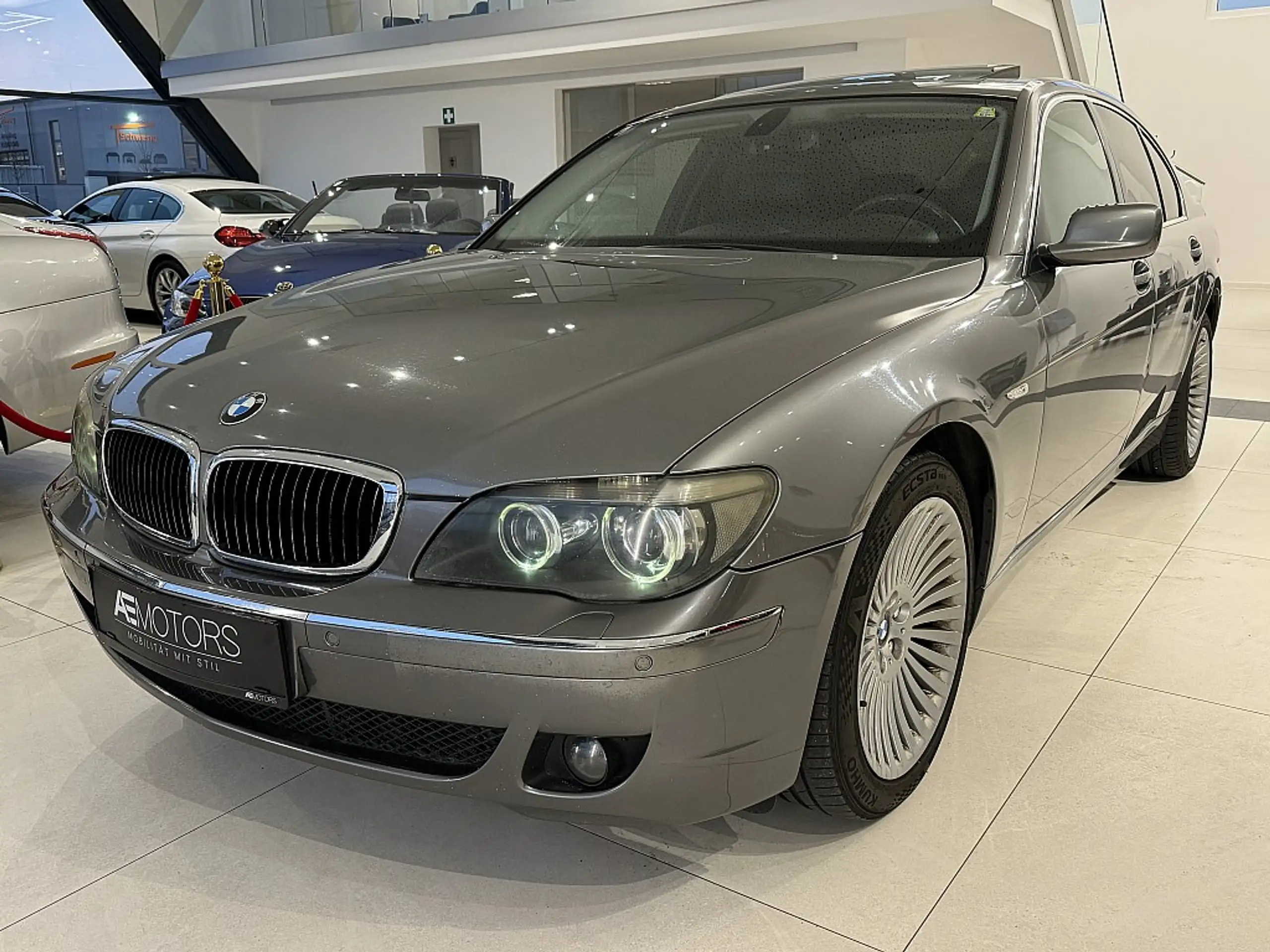 BMW - 730