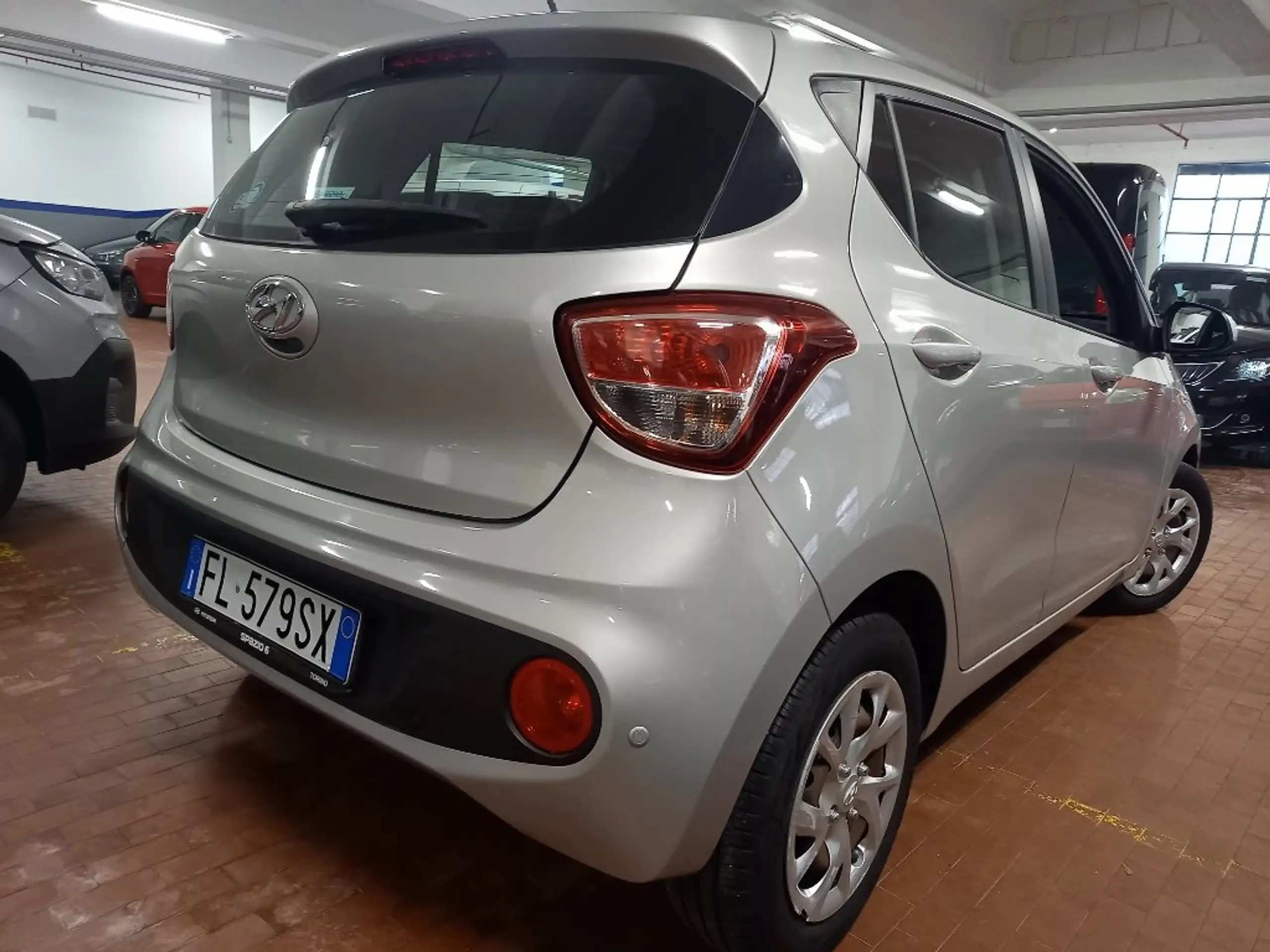 Hyundai - i10