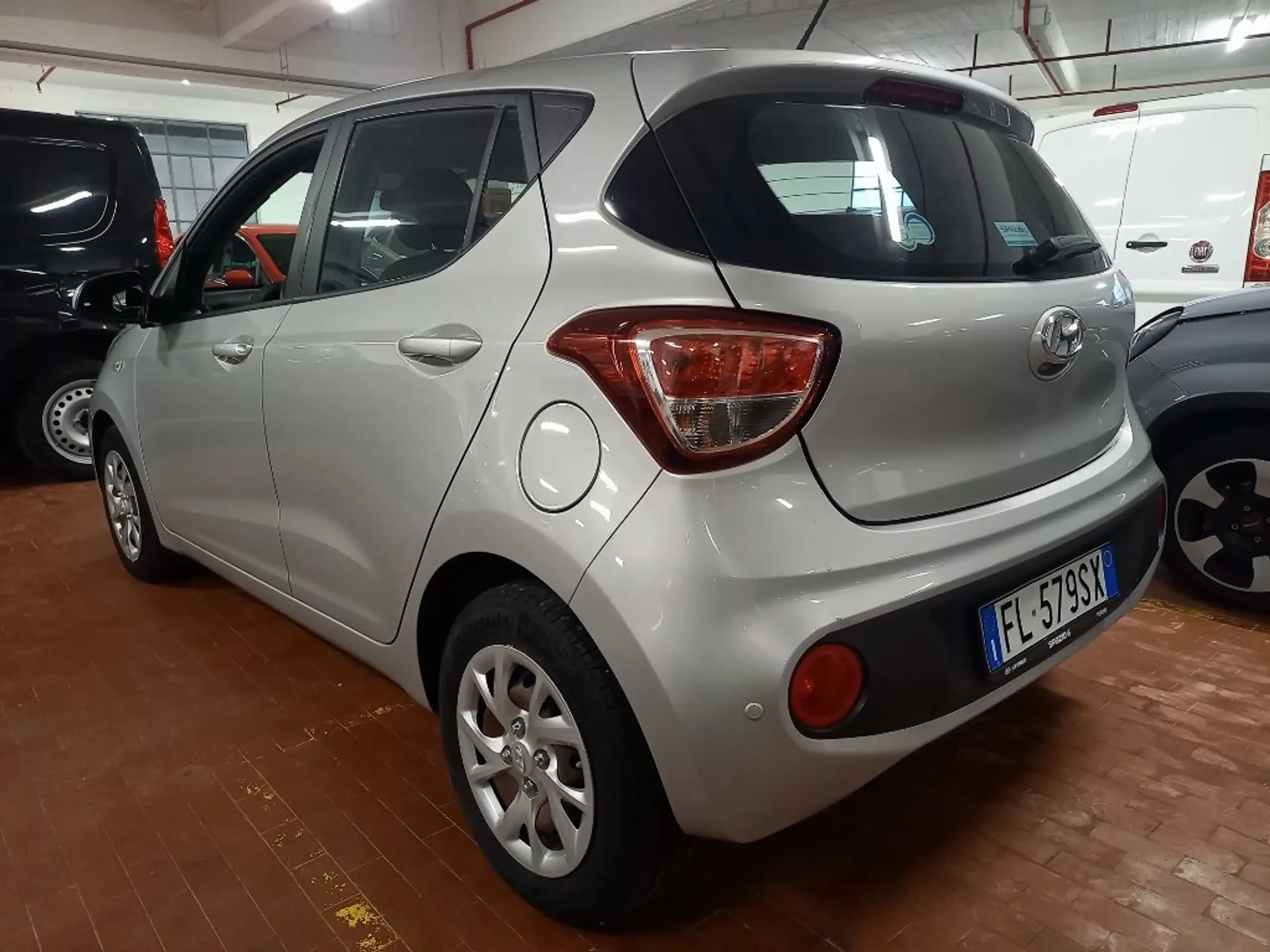 Hyundai - i10