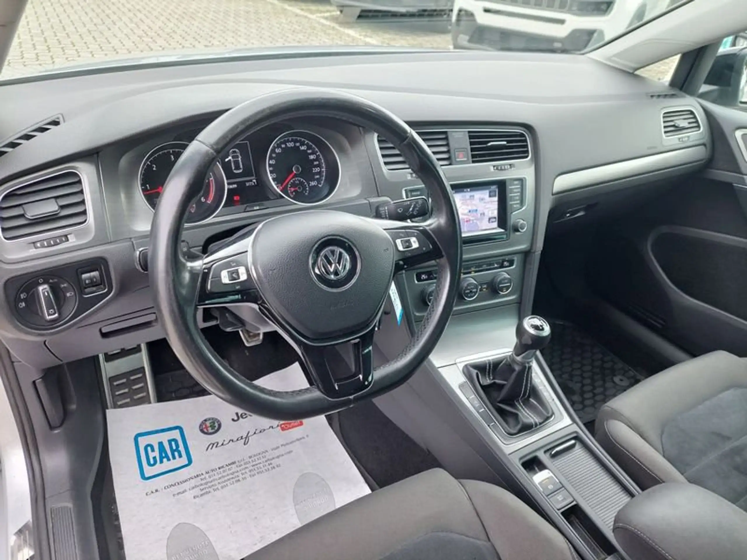 Volkswagen - Golf