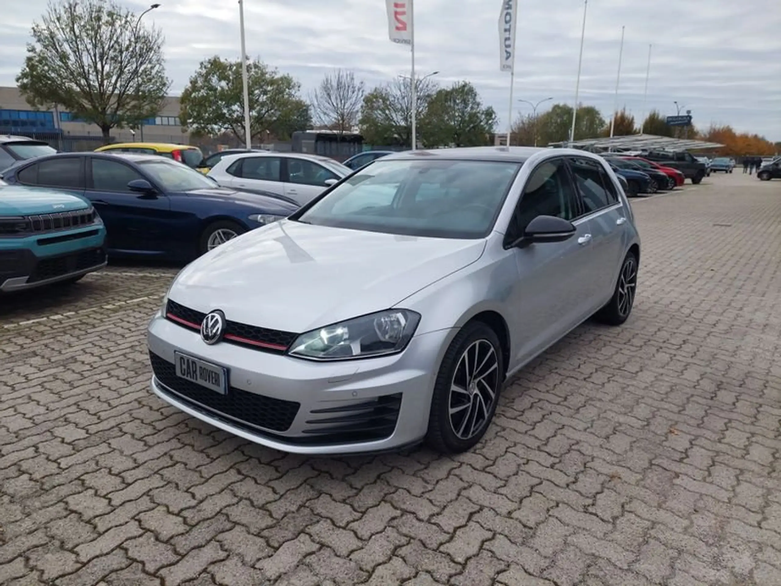 Volkswagen - Golf