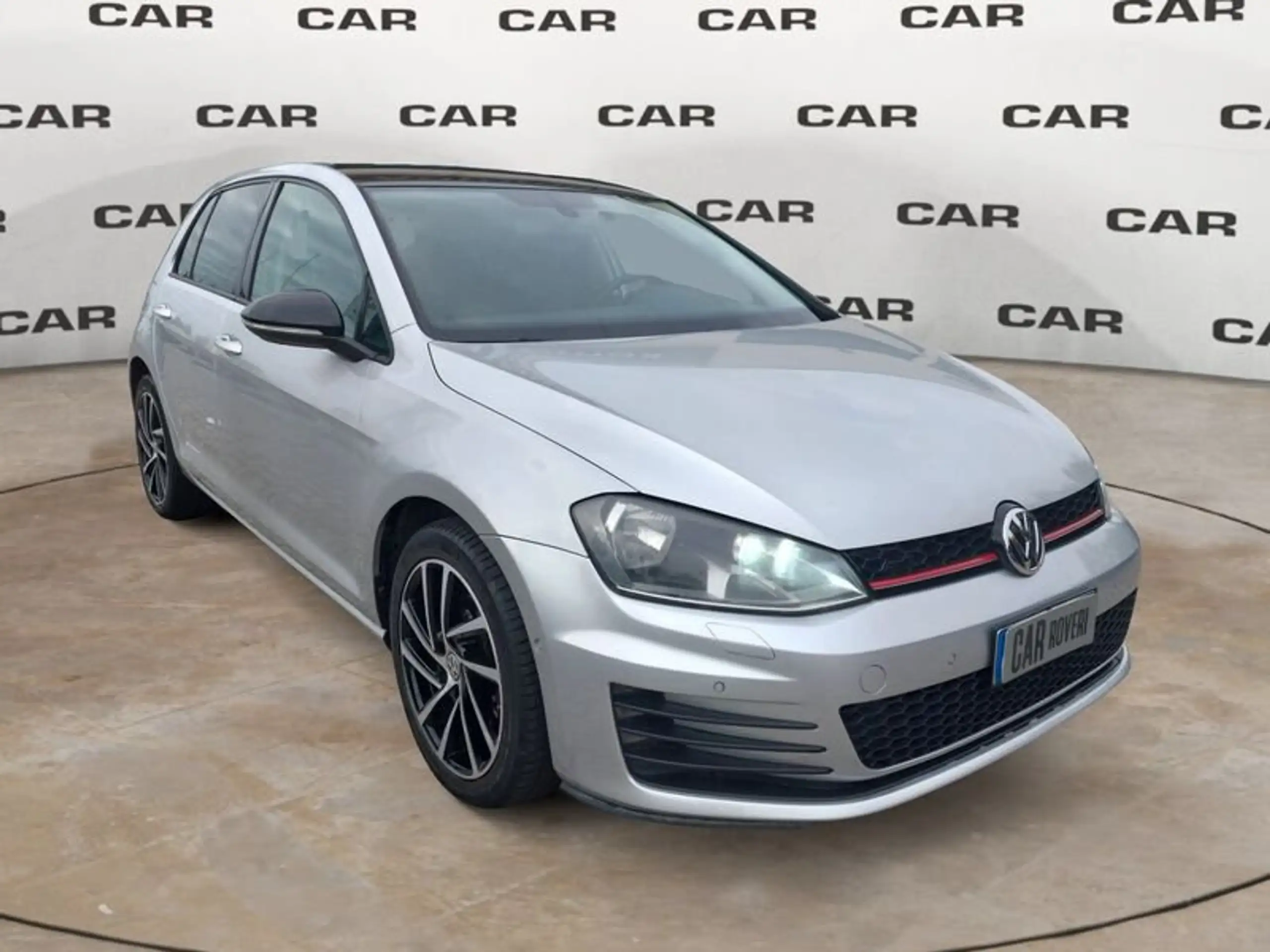 Volkswagen - Golf