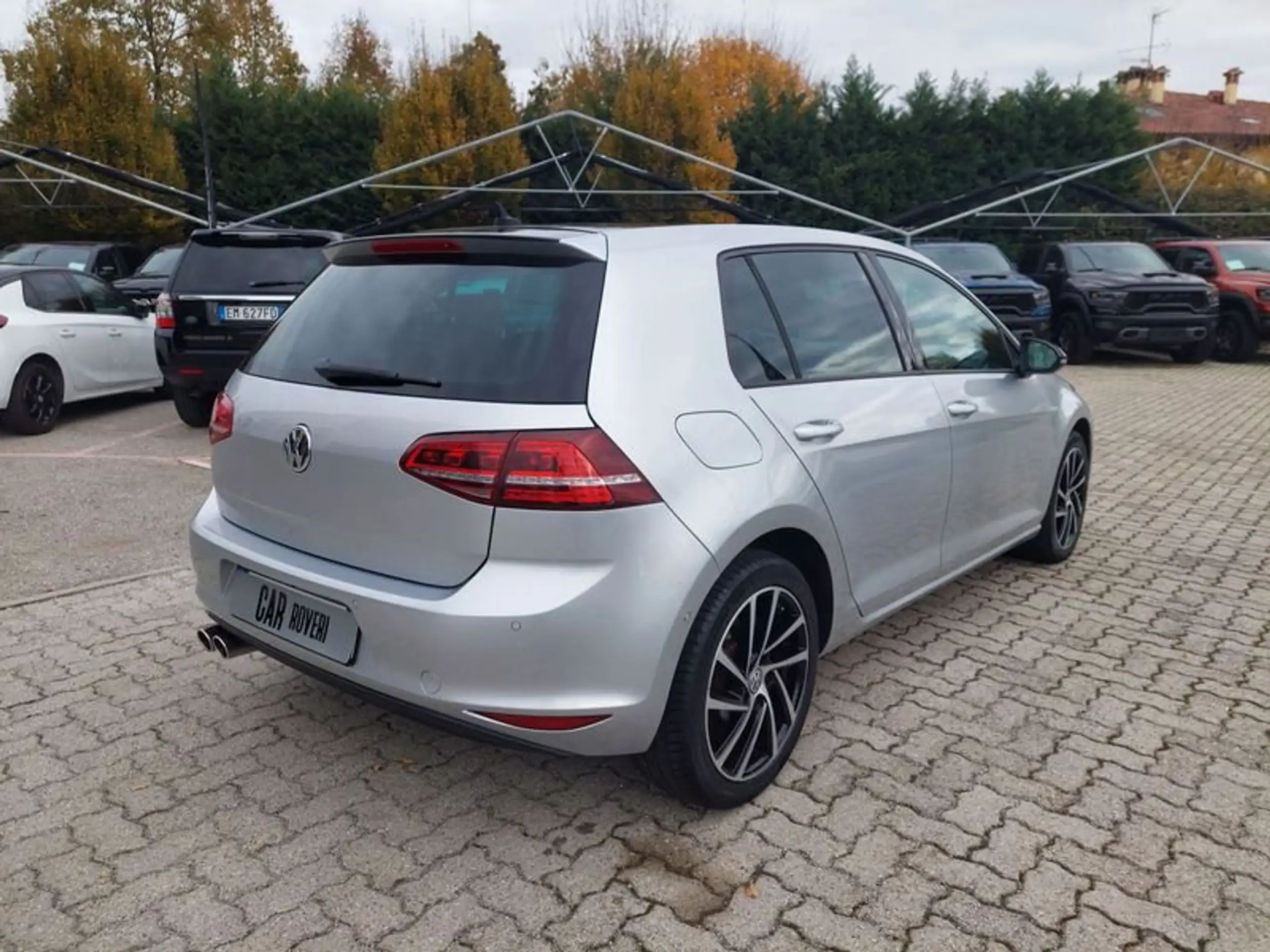 Volkswagen - Golf