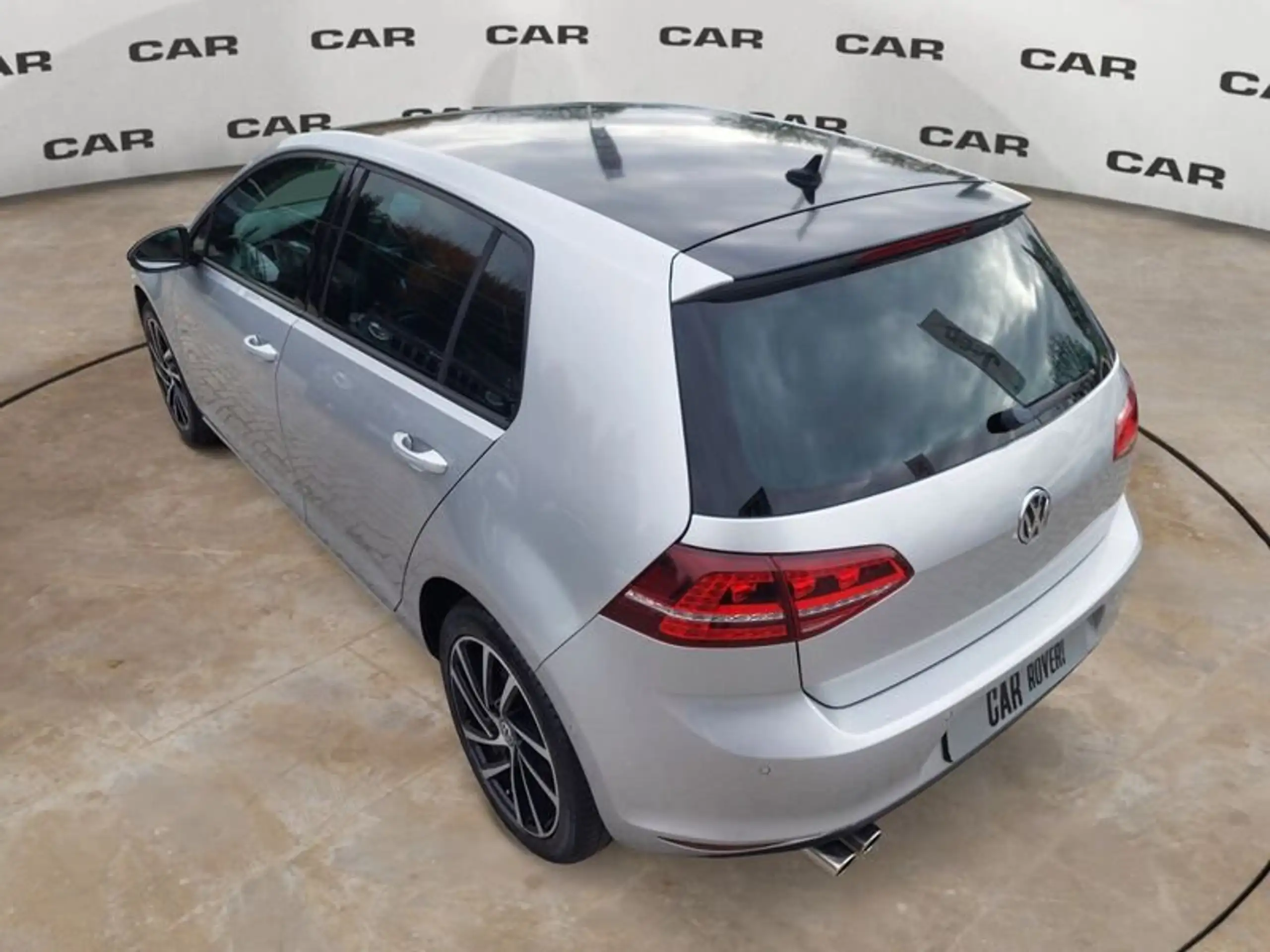 Volkswagen - Golf