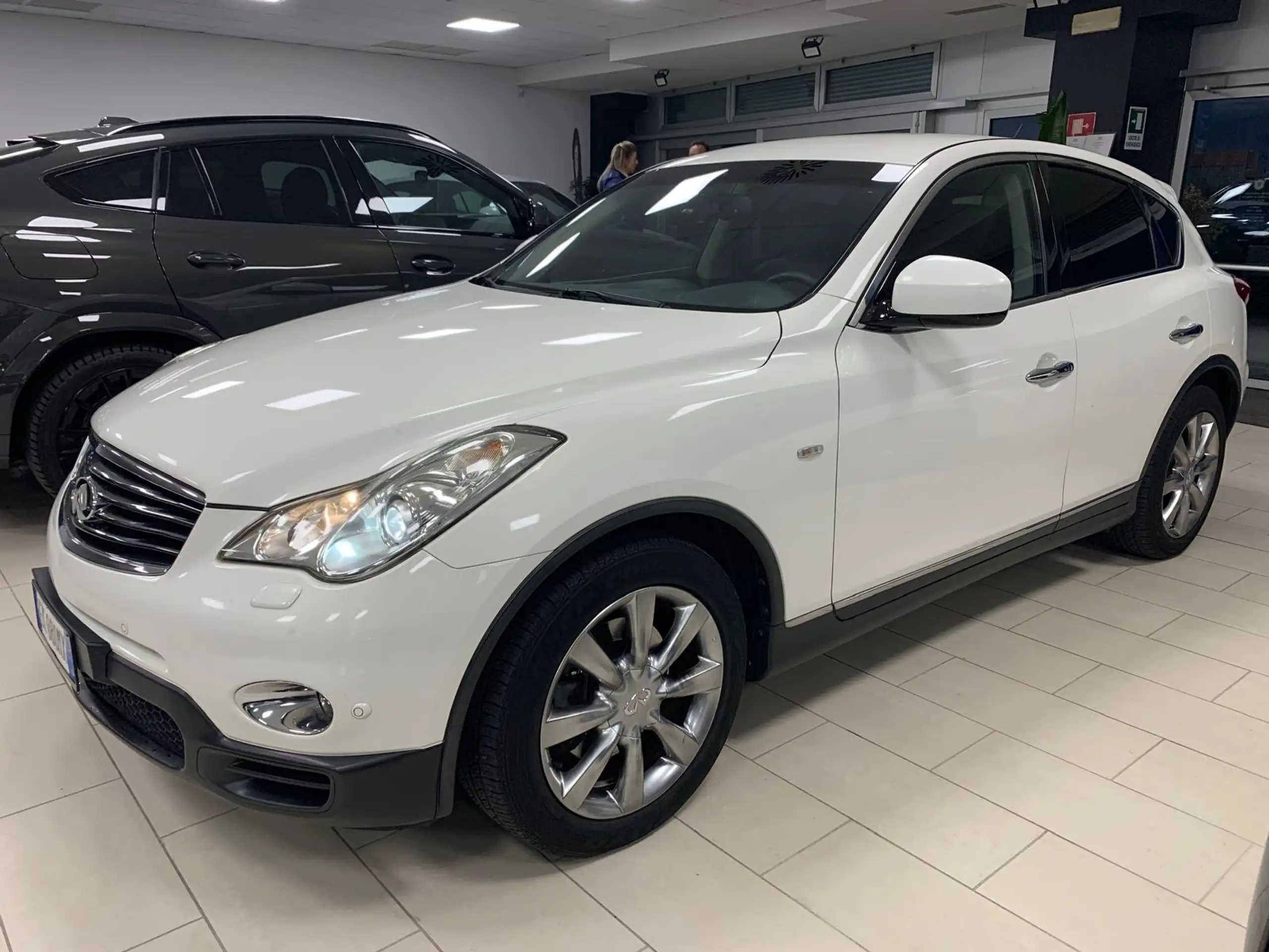 Infiniti - EX30