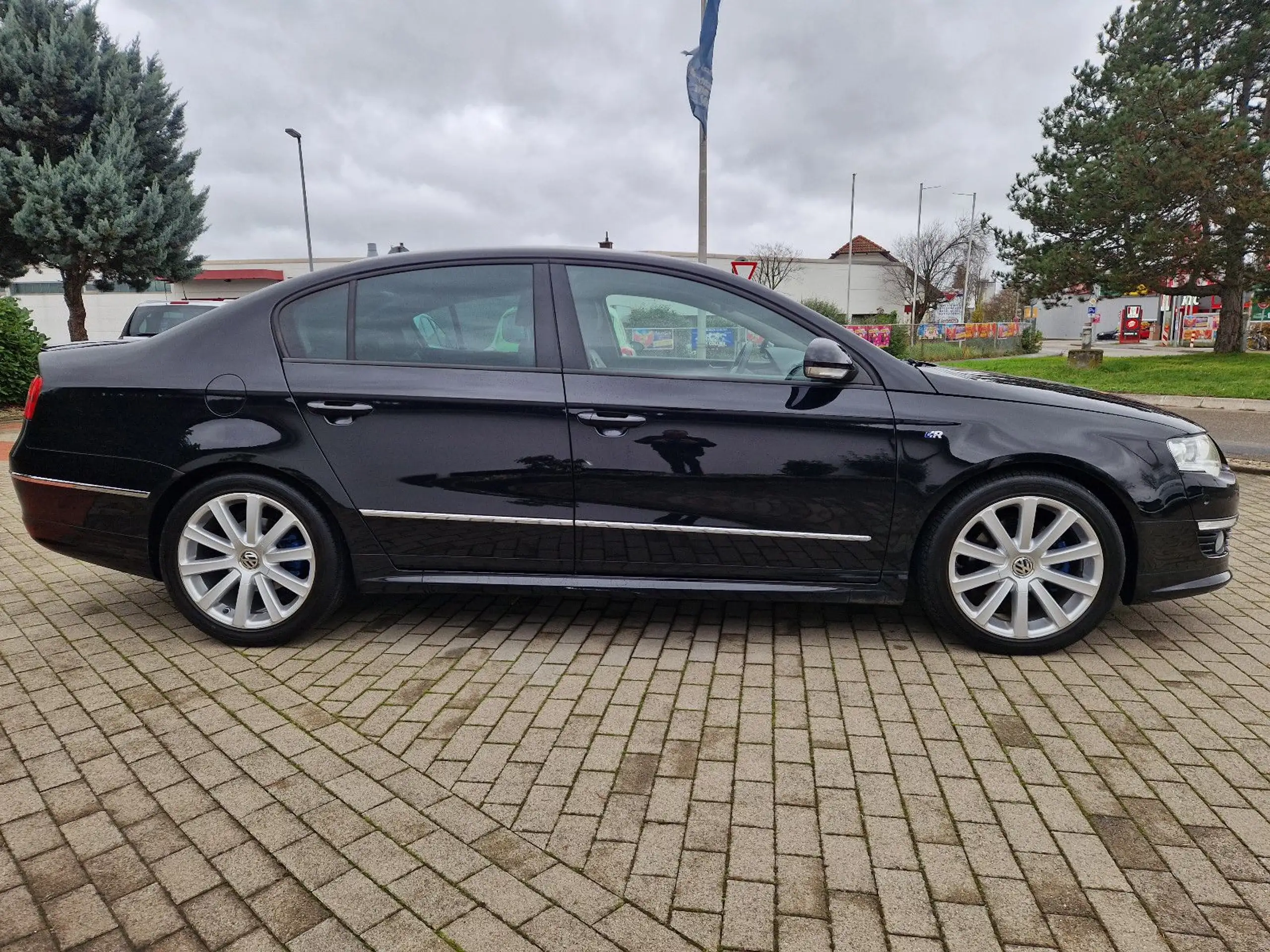 Volkswagen - Passat