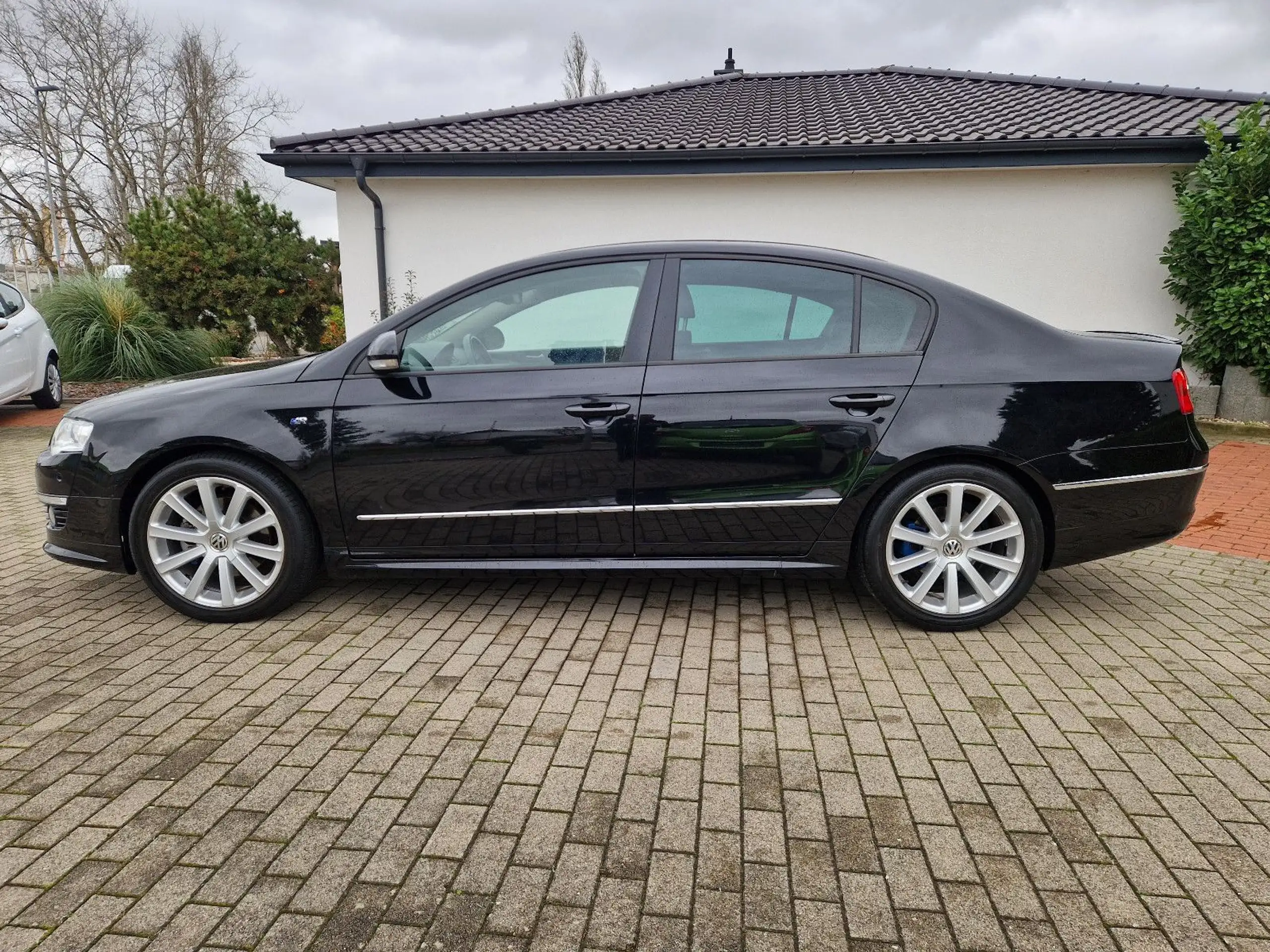 Volkswagen - Passat