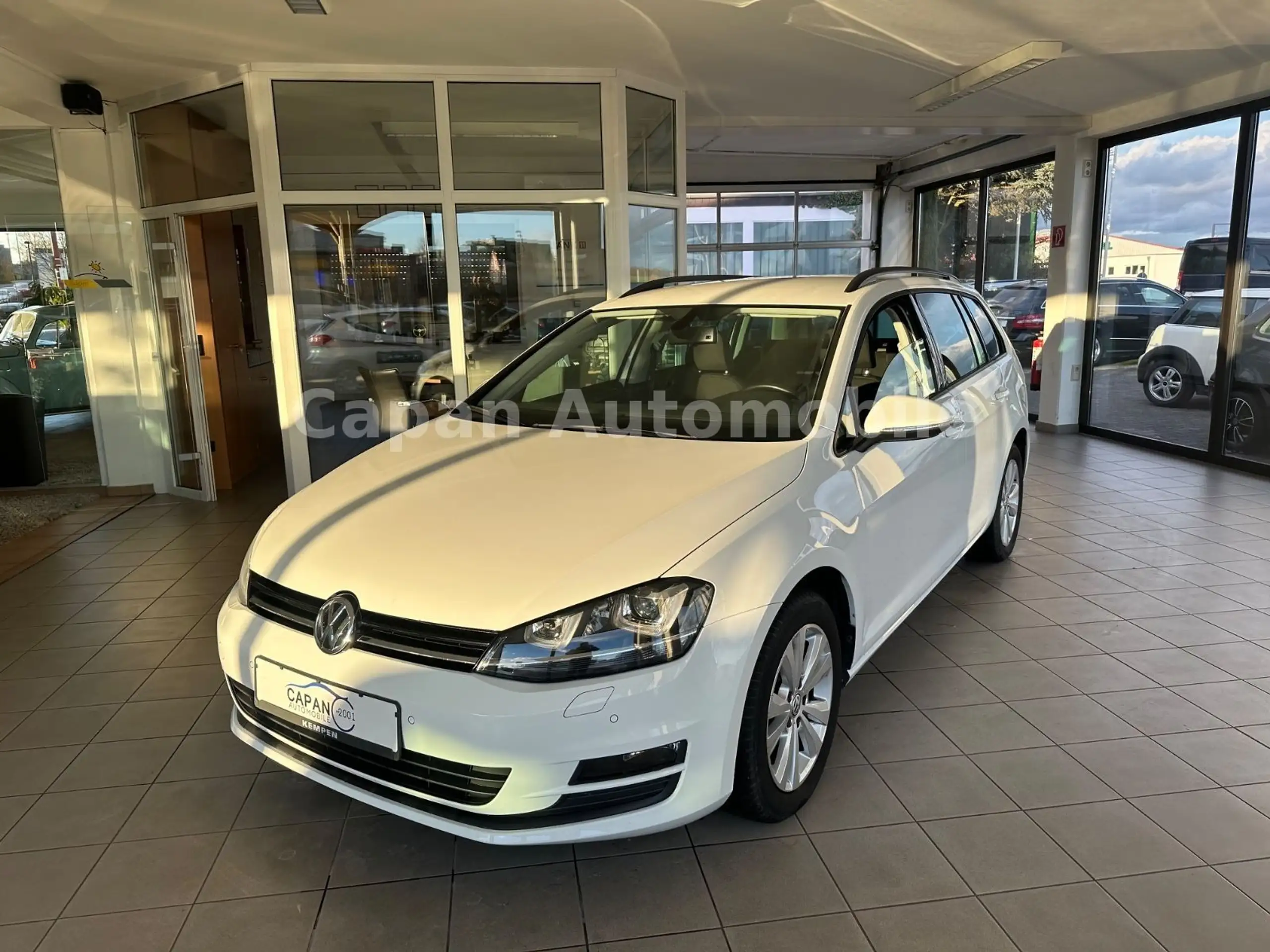 Volkswagen - Golf